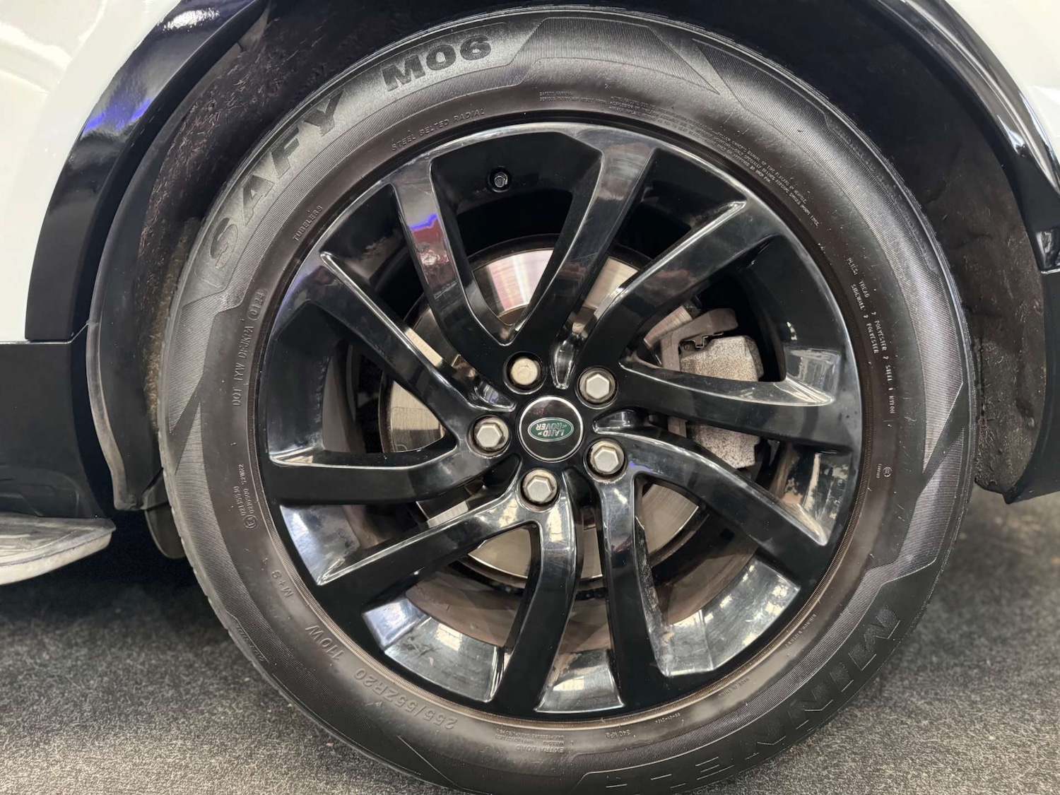 Used Land Rover Discovery 2017 for sale - 78003912: Photo 30