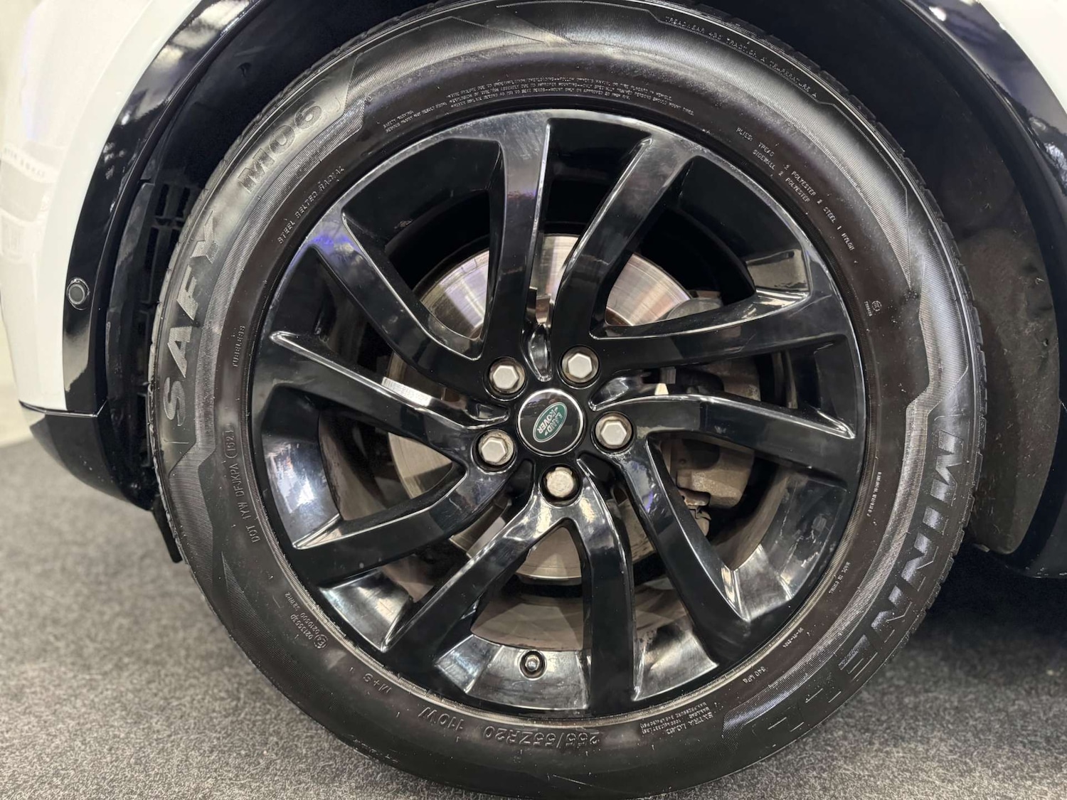 Used Land Rover Discovery 2017 for sale - 78003912: Photo 32