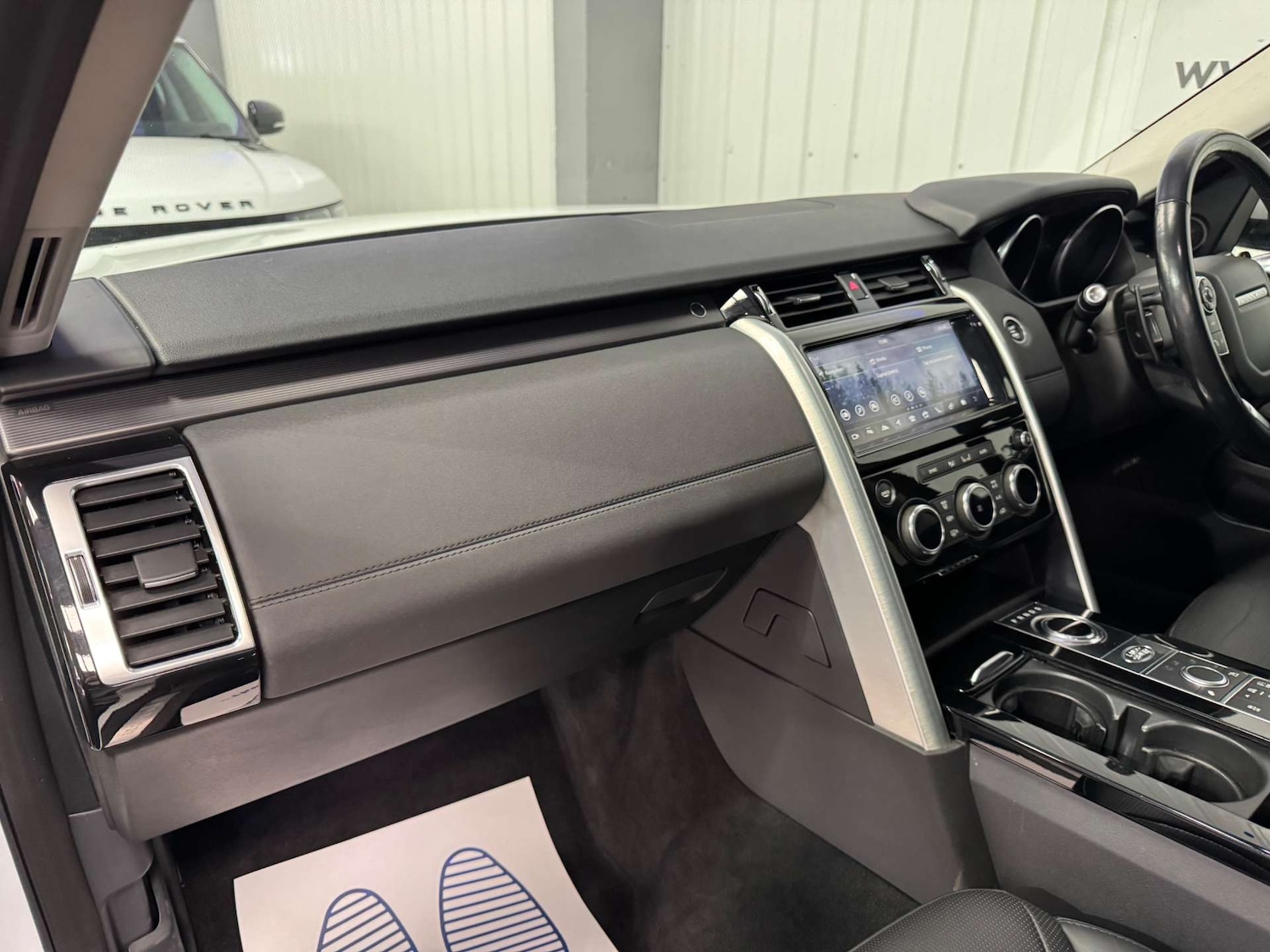 Used Land Rover Discovery 2017 for sale - 78003912: Photo 33