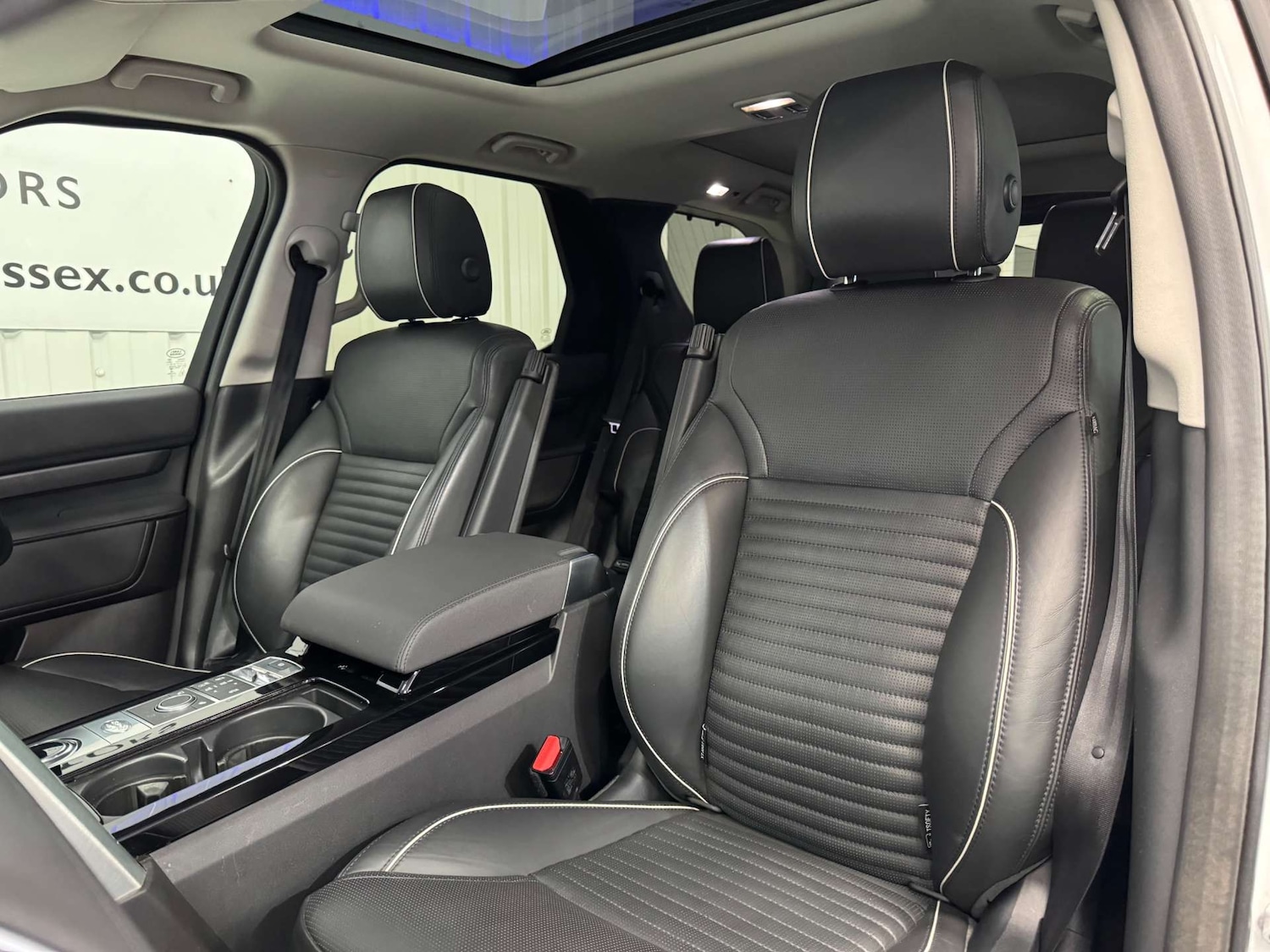 Used Land Rover Discovery 2017 for sale - 78003912: Photo 34