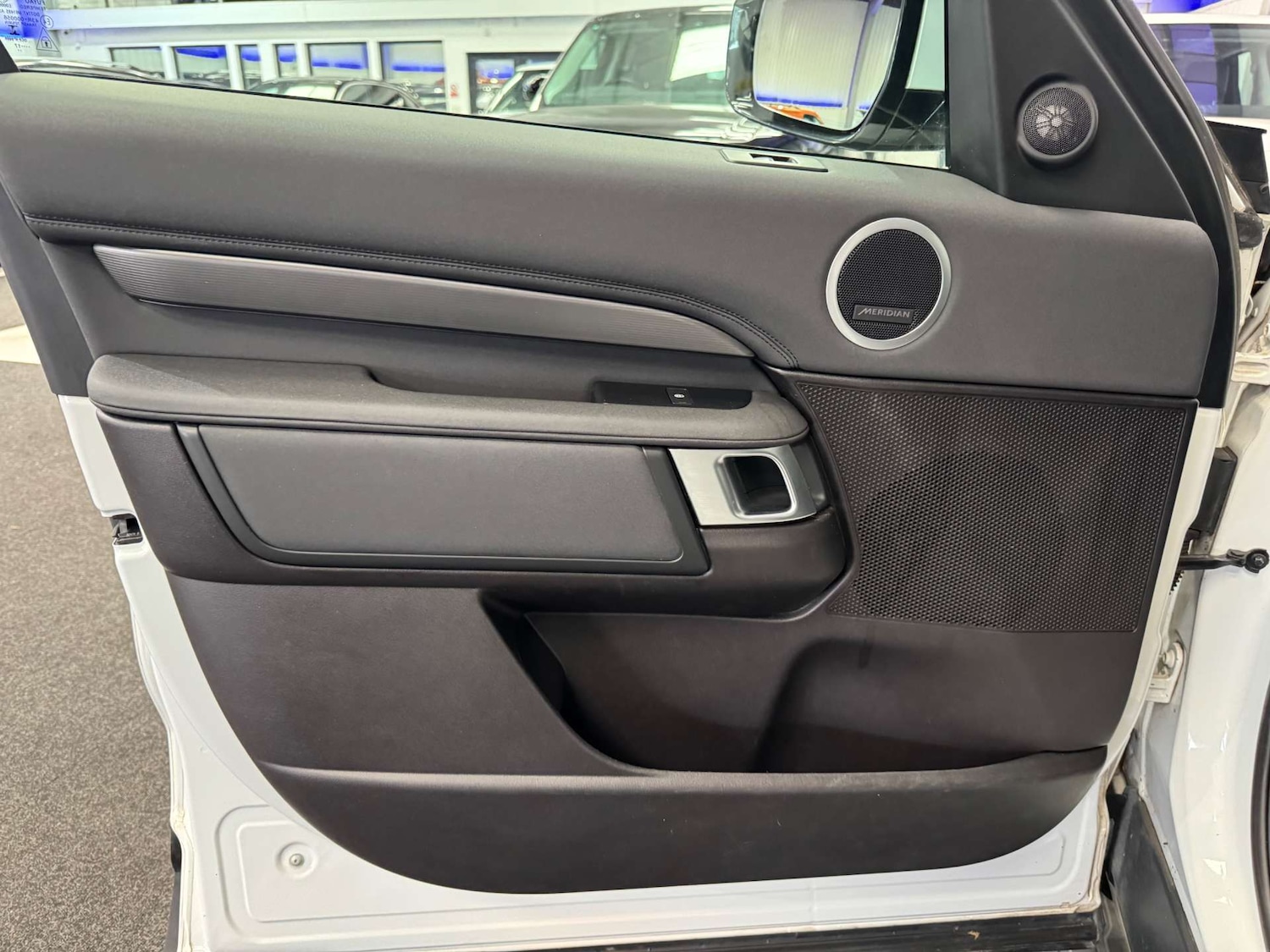 Used Land Rover Discovery 2017 for sale - 78003912: Photo 36