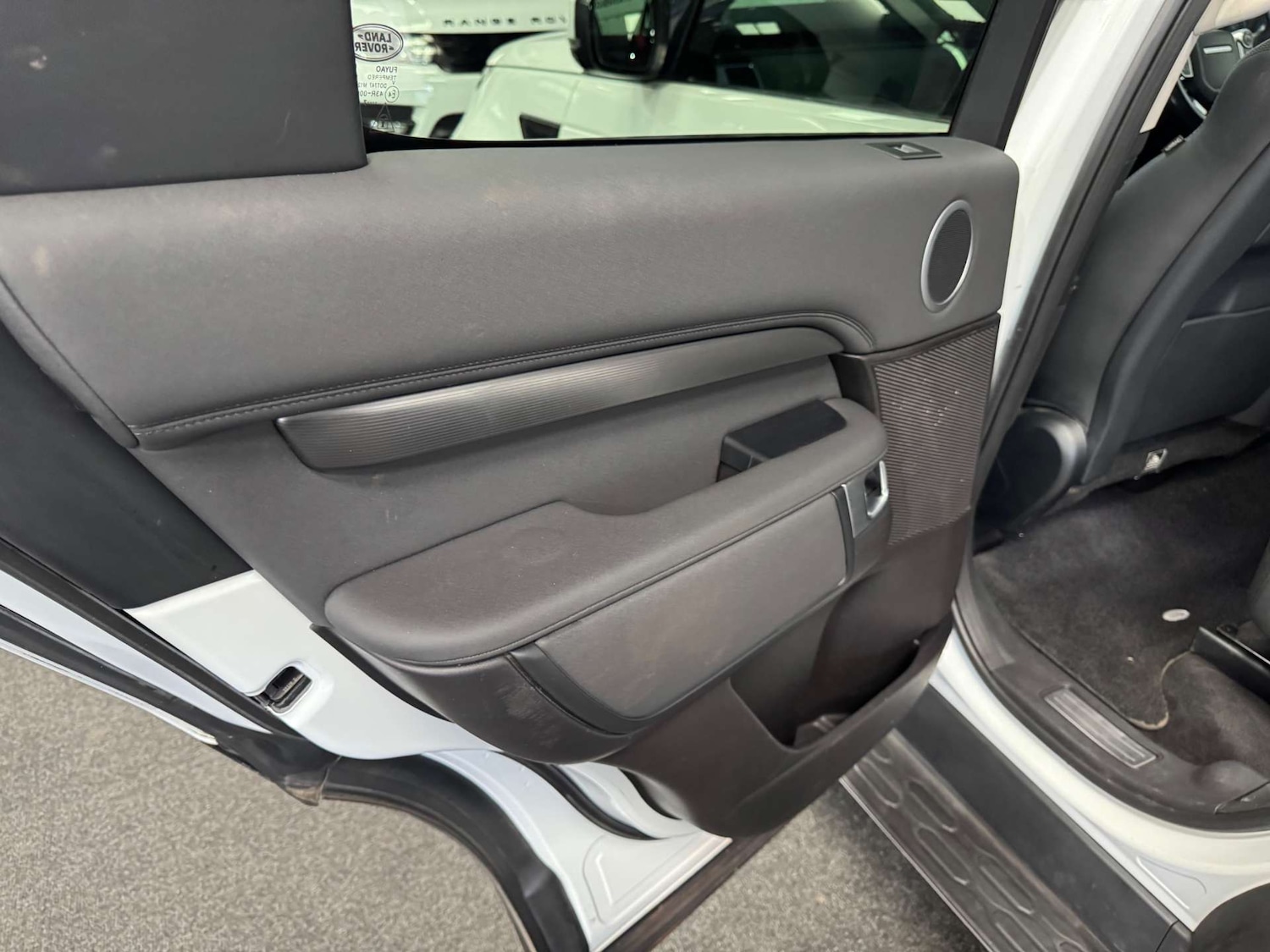 Used Land Rover Discovery 2017 for sale - 78003912: Photo 45