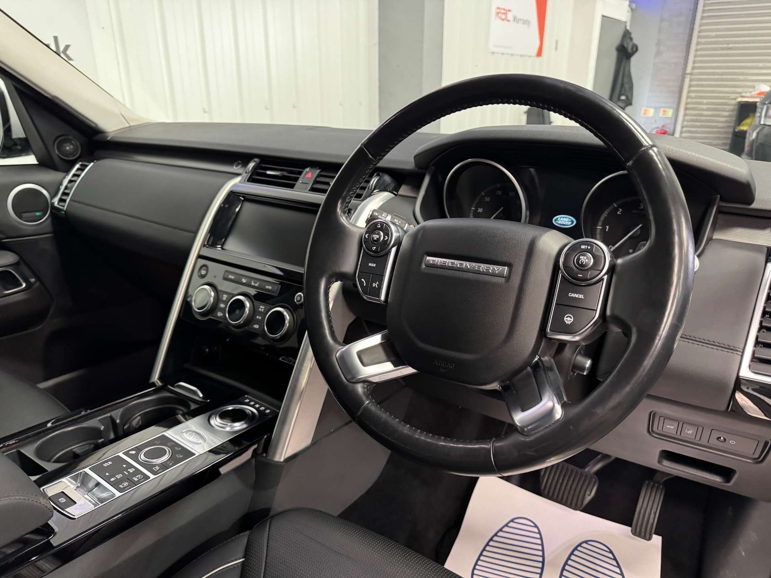 Used Land Rover Discovery 2017 for sale - 78003912: Photo 54