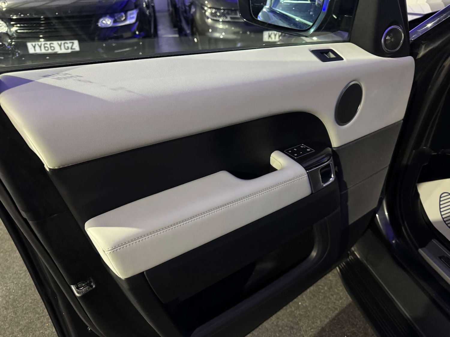 Used Land Rover Range Rover Sport 2015 for sale - 77170327: Photo 38