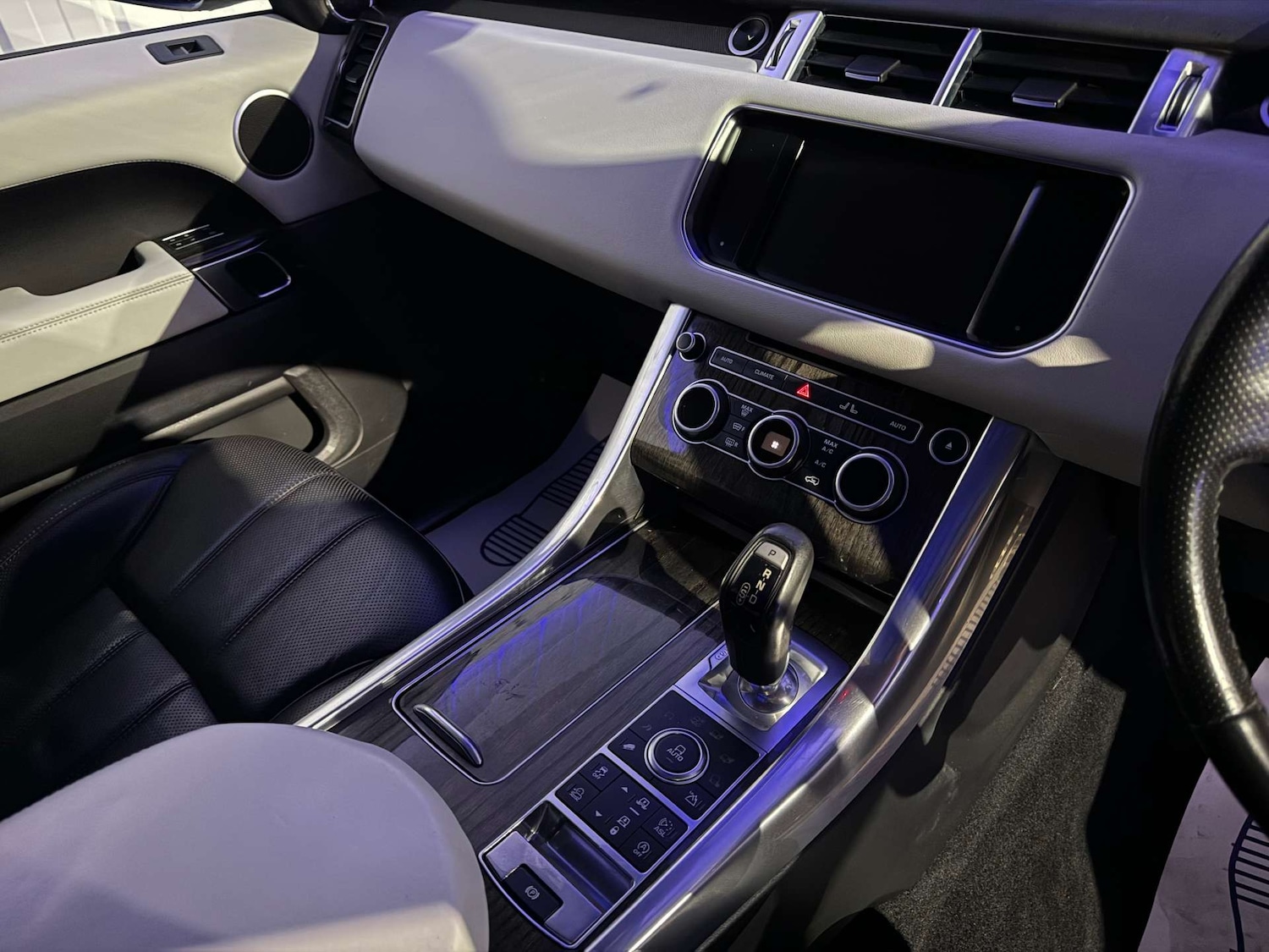 Used Land Rover Range Rover Sport 2015 for sale - 77170327: Photo 75