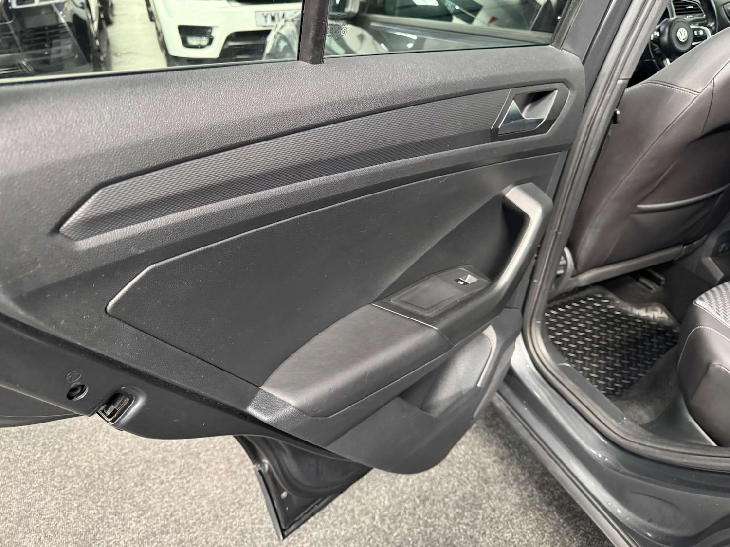 Used Volkswagen T-Roc 2019 for sale - 77778185: Photo 41