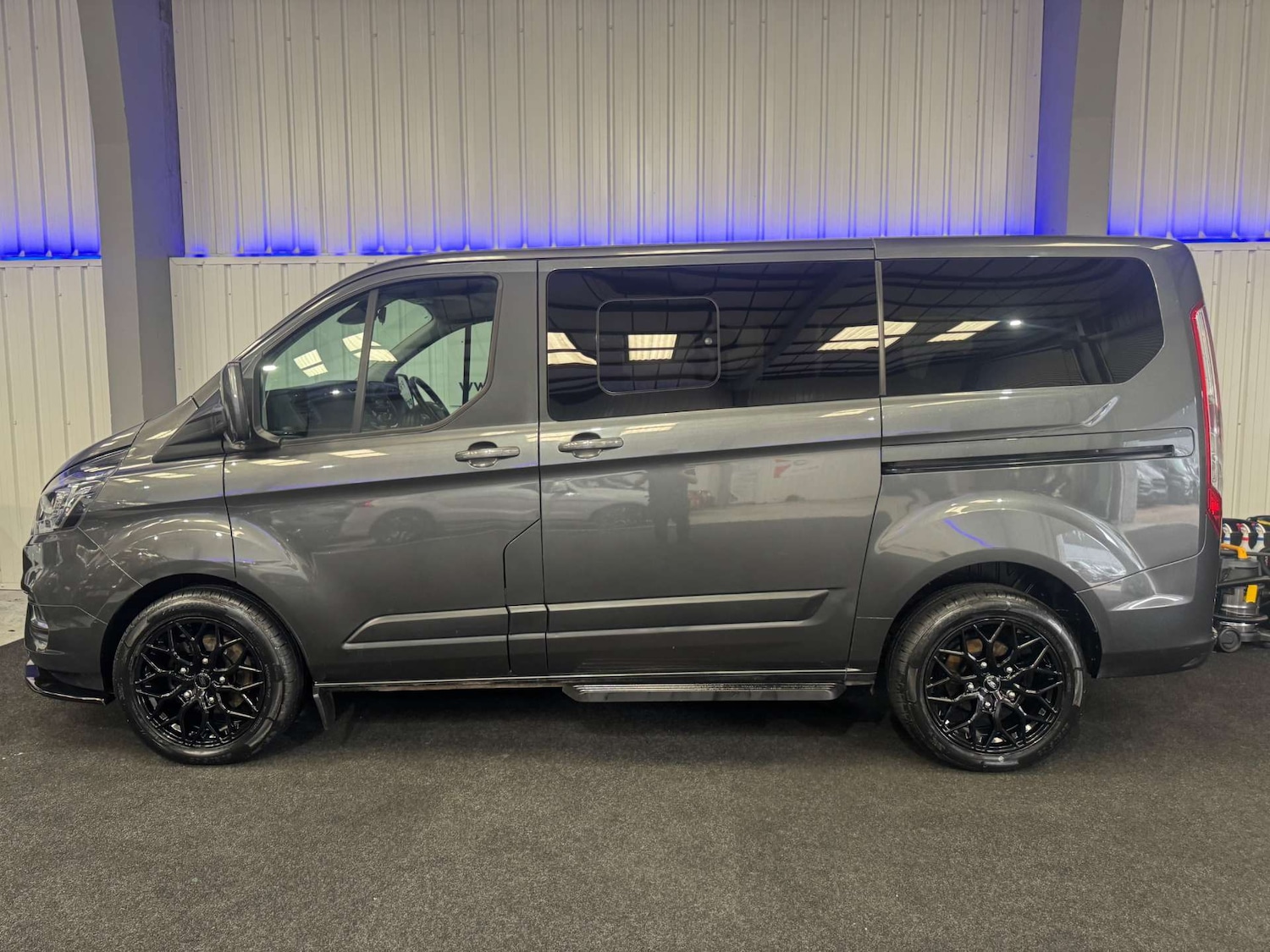 Used Ford Tourneo Custom 2018 for sale - 78083539: Photo 11