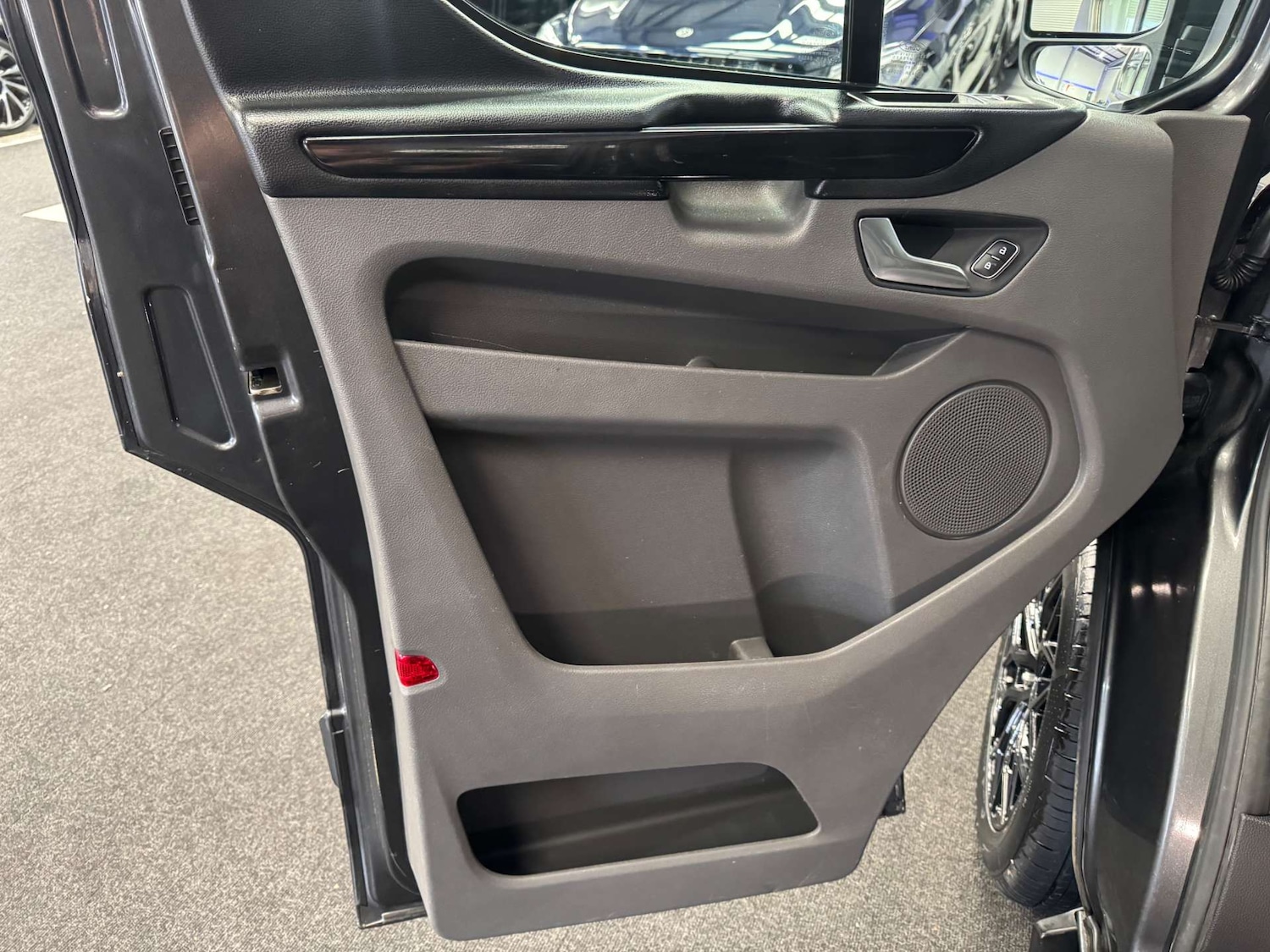 Used Ford Tourneo Custom 2018 for sale - 78083539: Photo 34