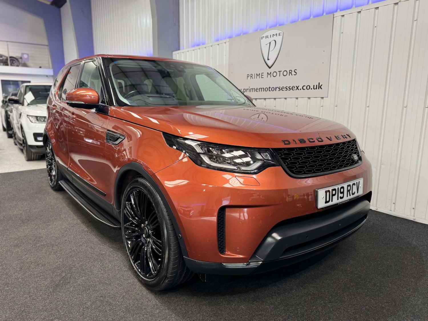 Used Land Rover Discovery 2019 for sale - 77833254: Photo 2
