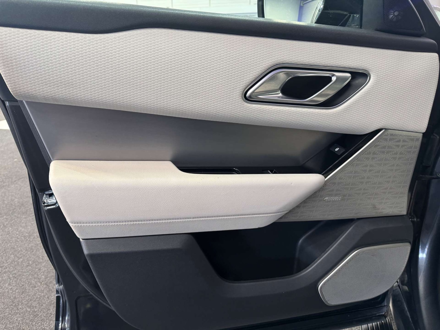 Used Land Rover Range Rover Velar 2018 for sale - 77675389: Photo 35