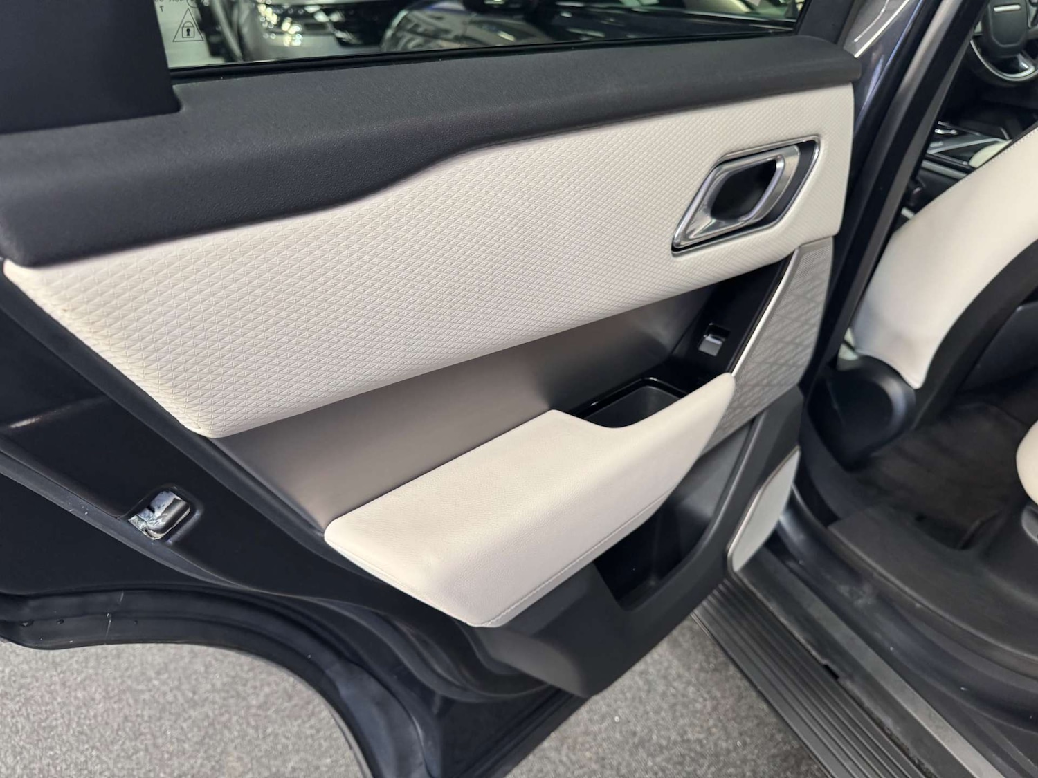 Used Land Rover Range Rover Velar 2018 for sale - 77675389: Photo 42