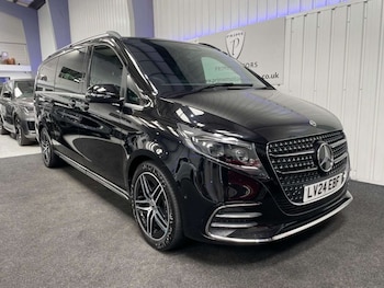 Used Mercedes-Benz V-Class 2024 for sale - 76313294: Photo 2