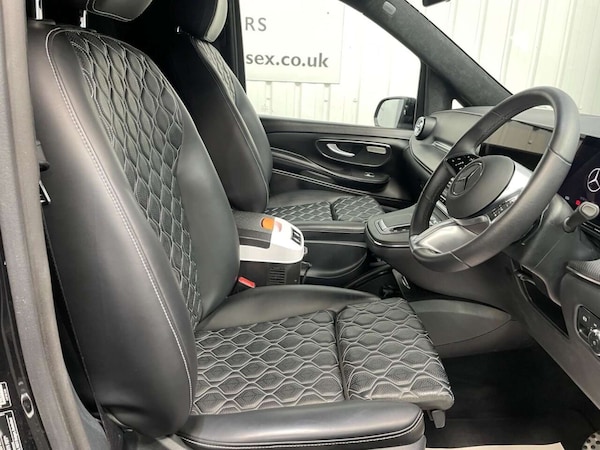 Used Mercedes-Benz V-Class 2024 for sale - 76313294: Photo 32
