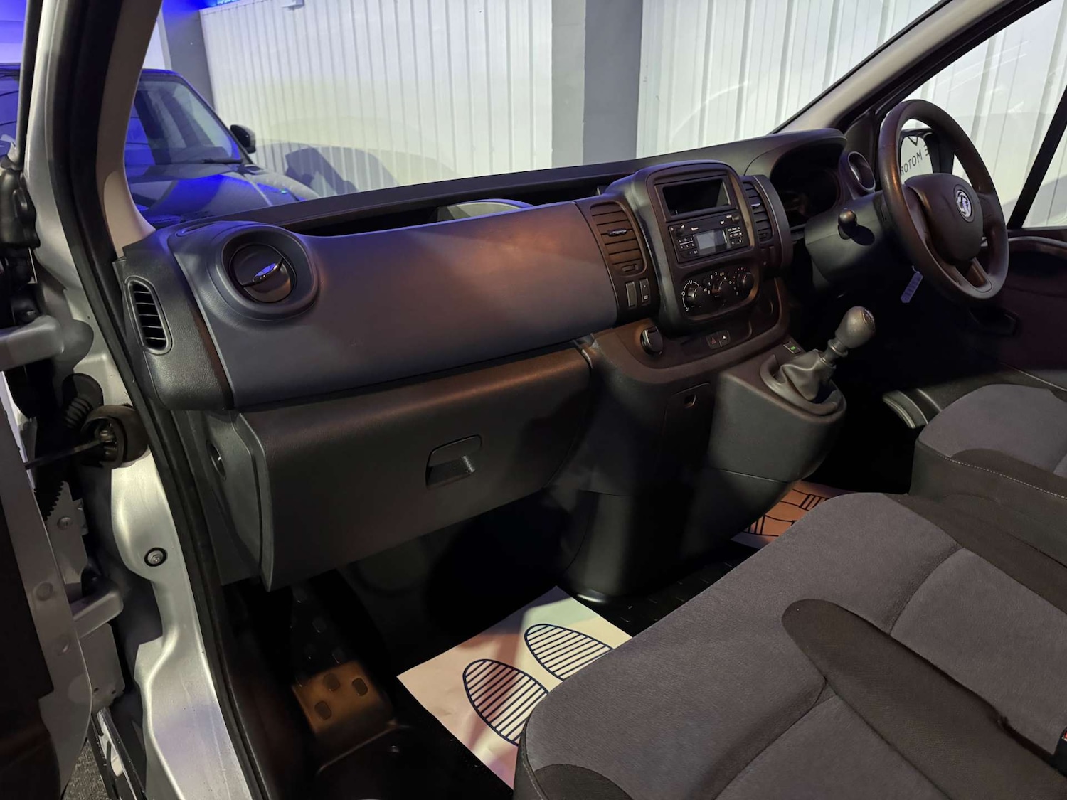 Used Vauxhall Vivaro 2017 for sale - 76686724: Photo 30