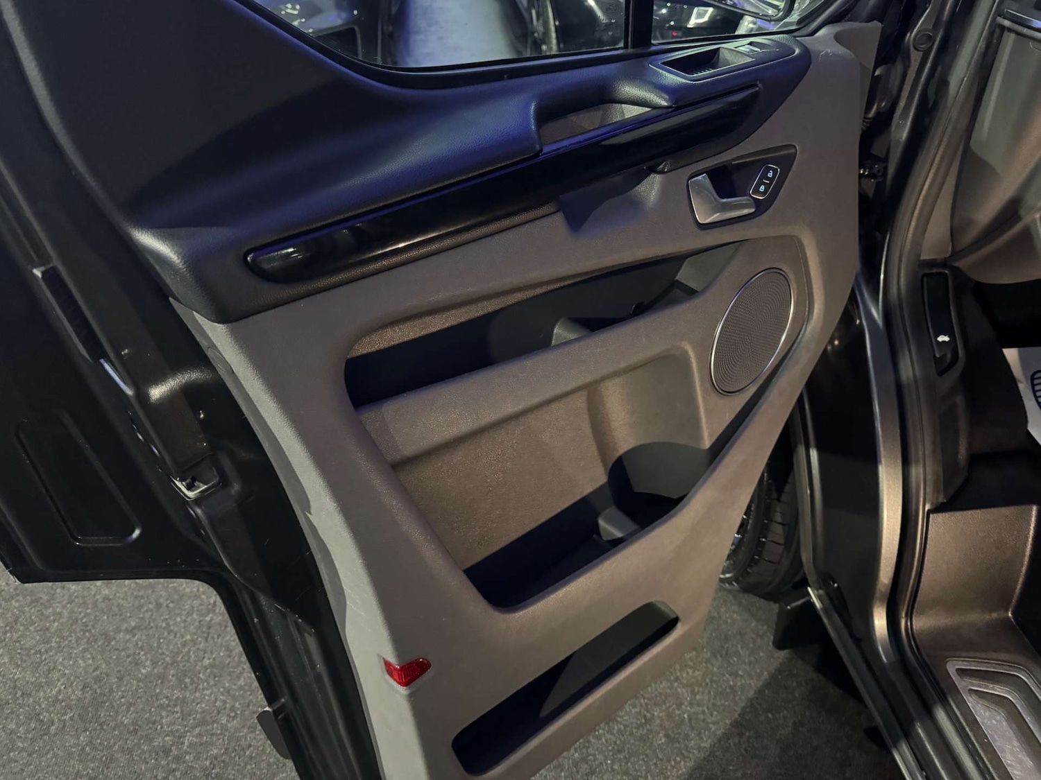 Used Ford Tourneo Custom 2018 for sale - 76505125: Photo 36