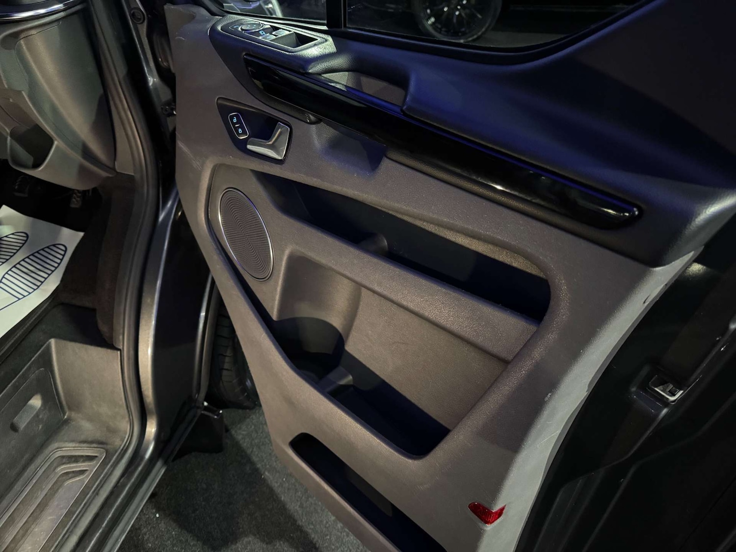 Used Ford Tourneo Custom 2018 for sale - 76505125: Photo 50