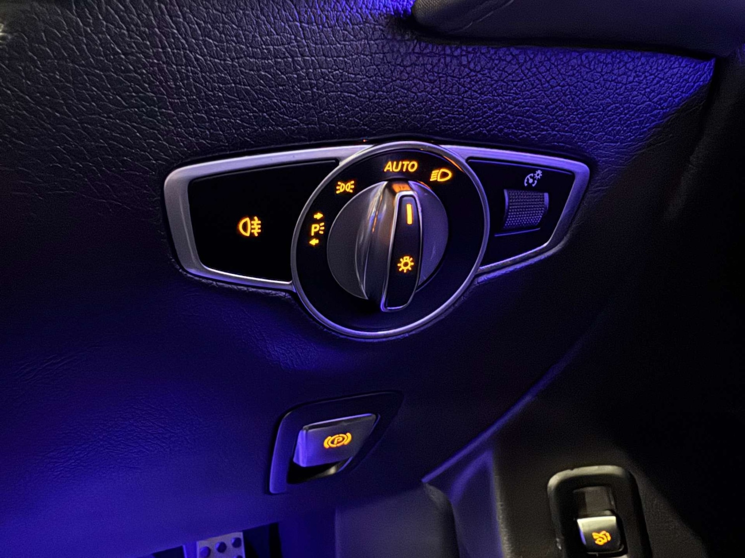 Used Mercedes-Benz EQC 2020 for sale - 77452456: Photo 87