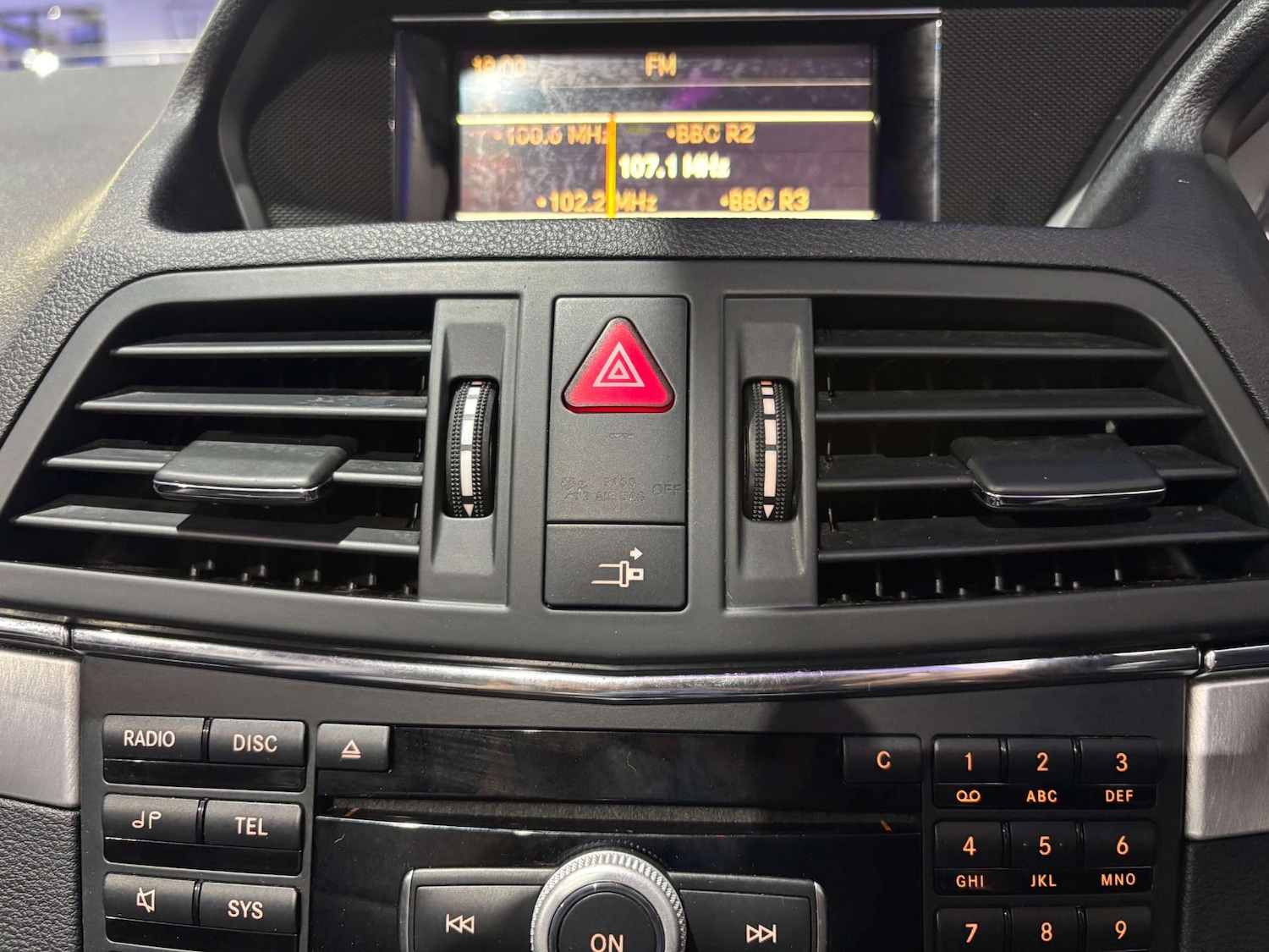 Used Mercedes-Benz E Class 2012 for sale - 76429338: Photo 46