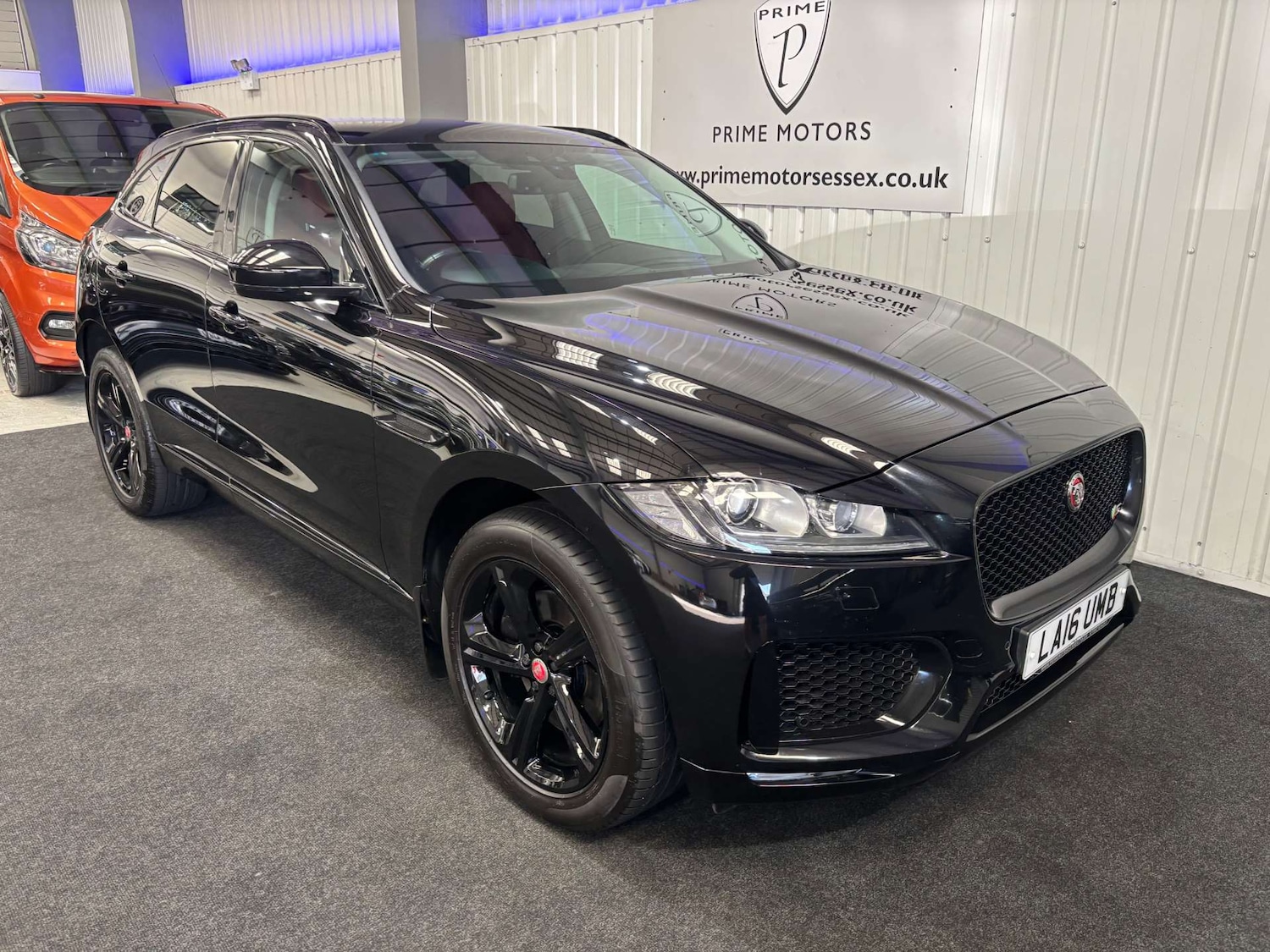 Used Jaguar F-Pace 2016 for sale - 76278616: Photo 2