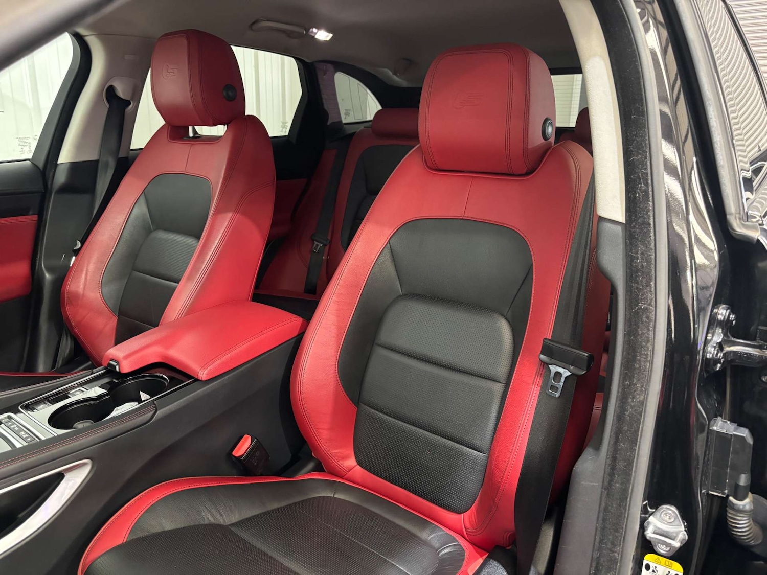 Used Jaguar F-Pace 2016 for sale - 76278616: Photo 33