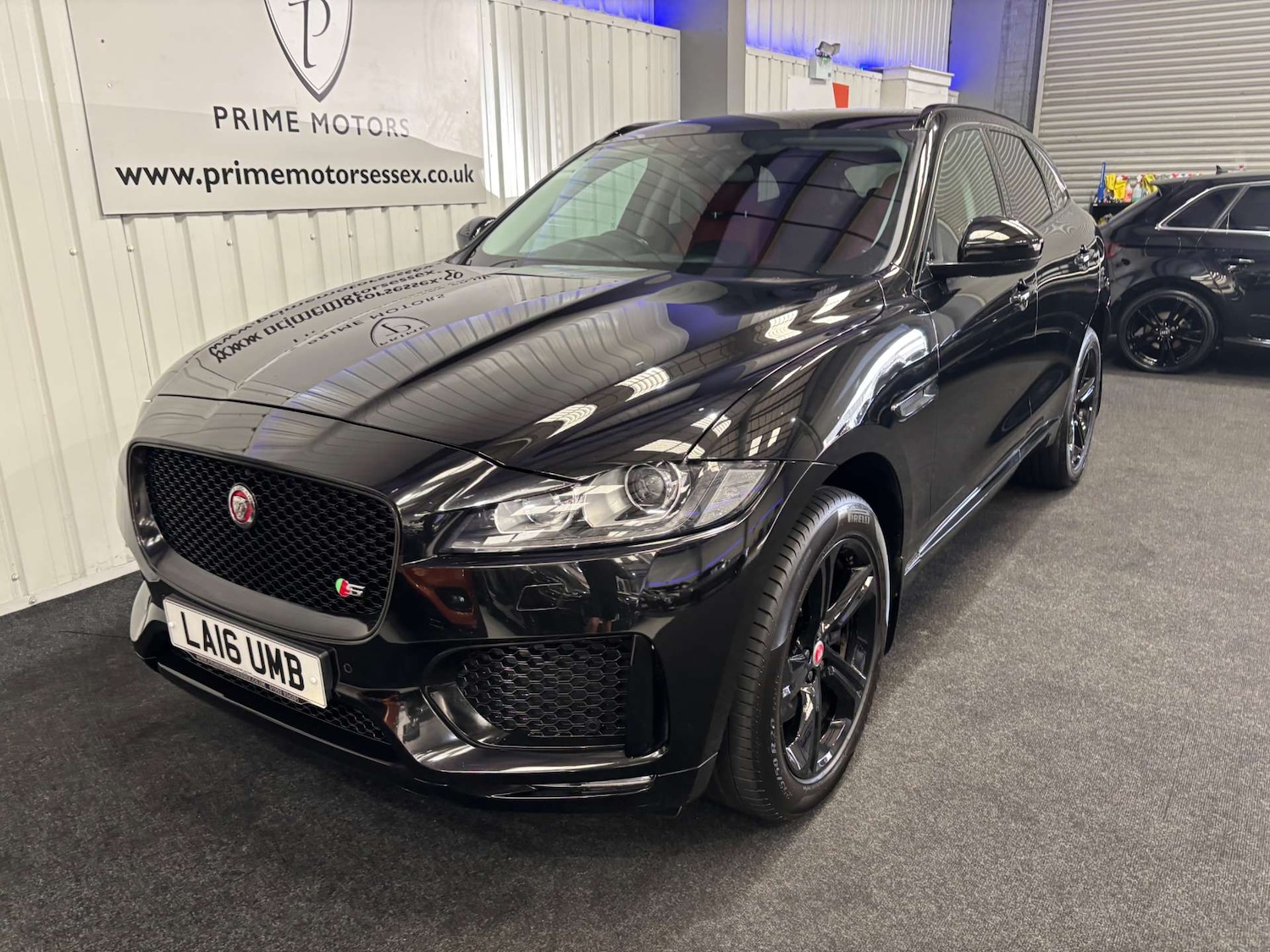 Used Jaguar F-Pace 2016 for sale - 76278616: Photo 8