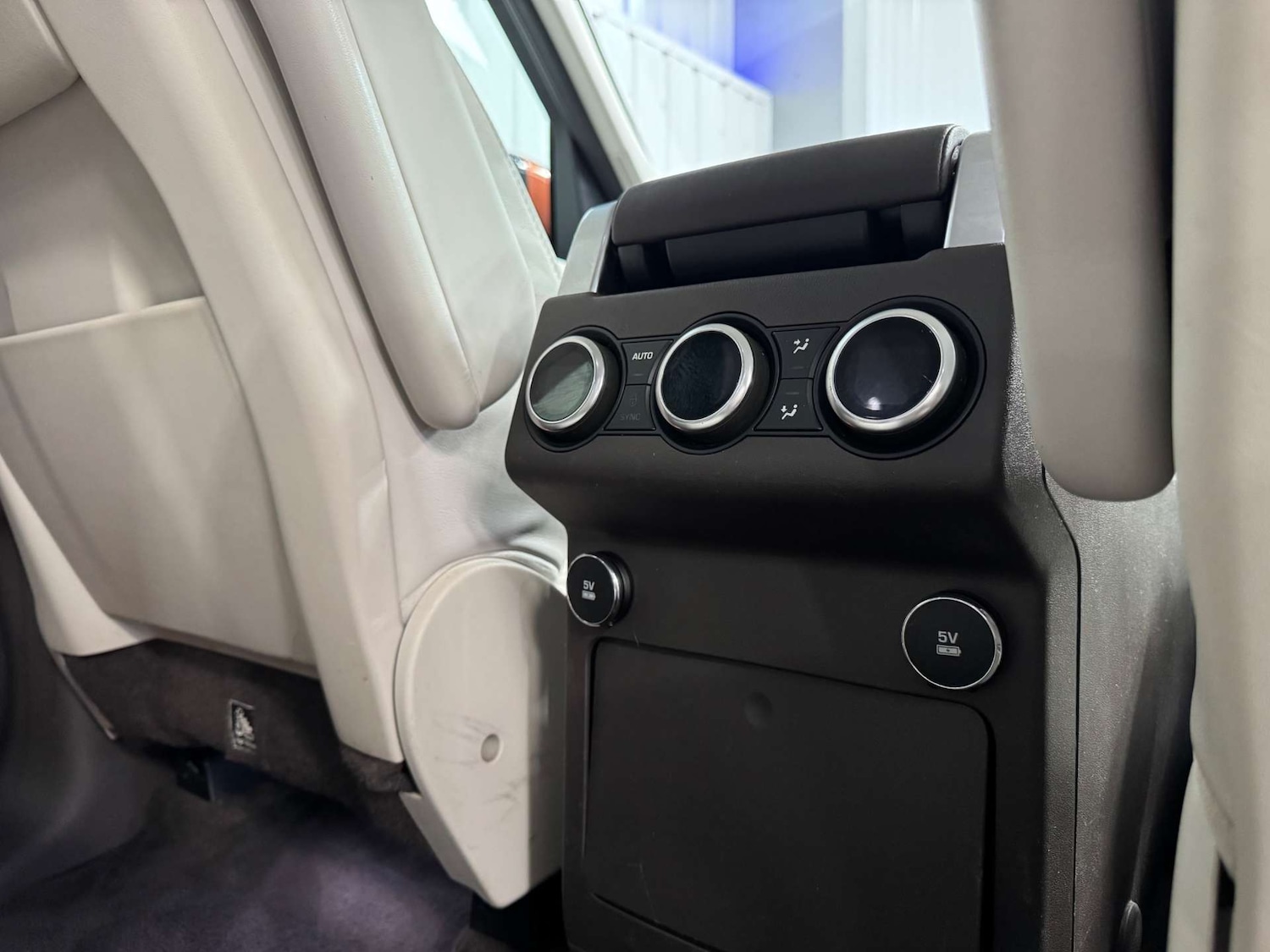 Used Land Rover Discovery 2019 for sale - 77990054: Photo 40