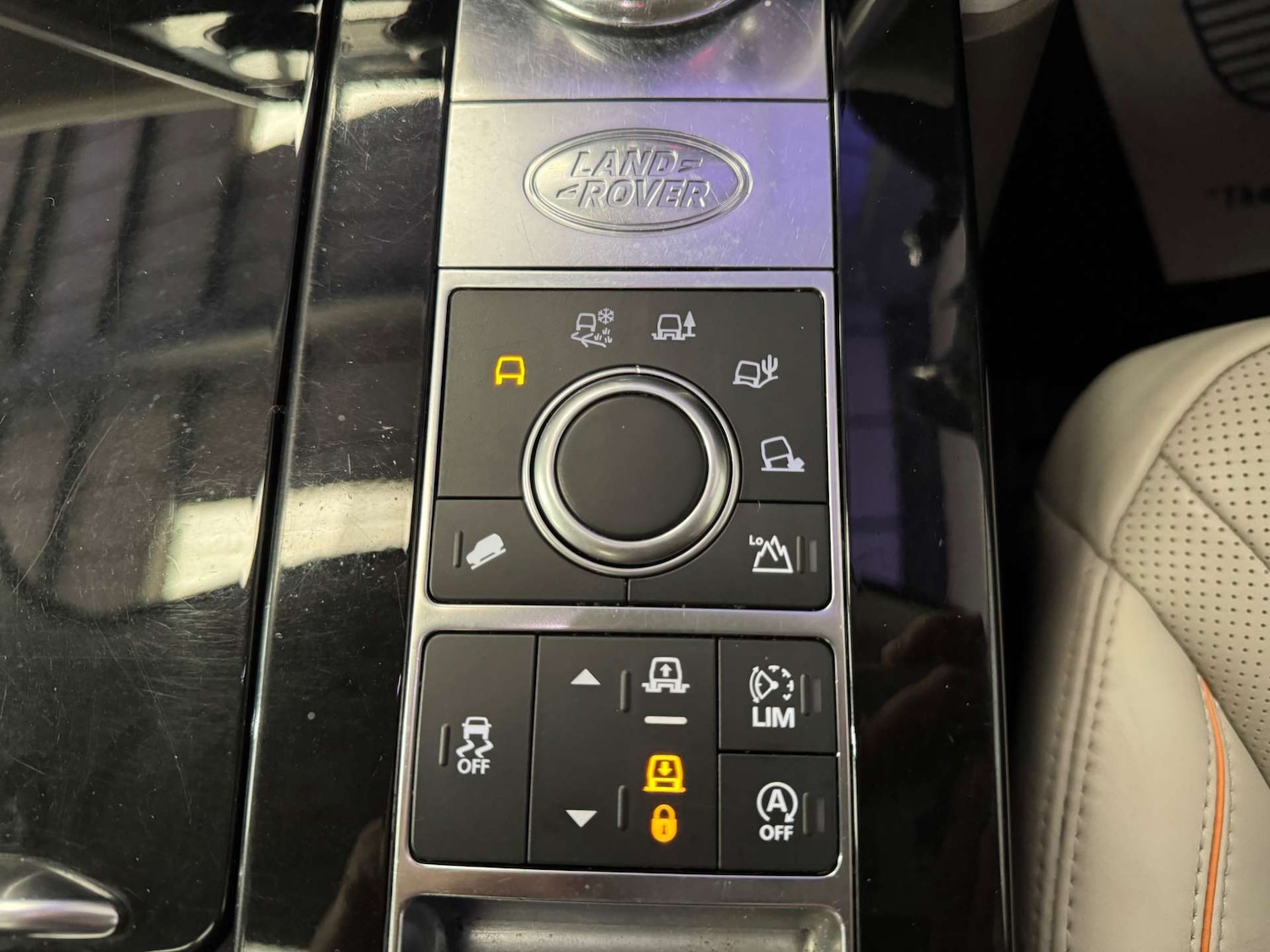 Used Land Rover Discovery 2019 for sale - 77990054: Photo 76