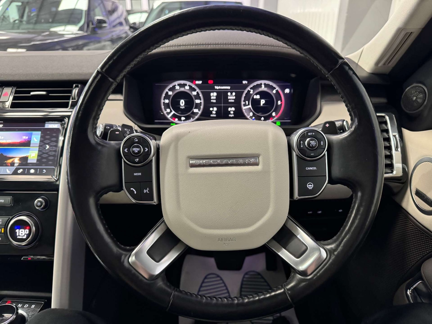 Used Land Rover Discovery 2019 for sale - 77990054: Photo 81