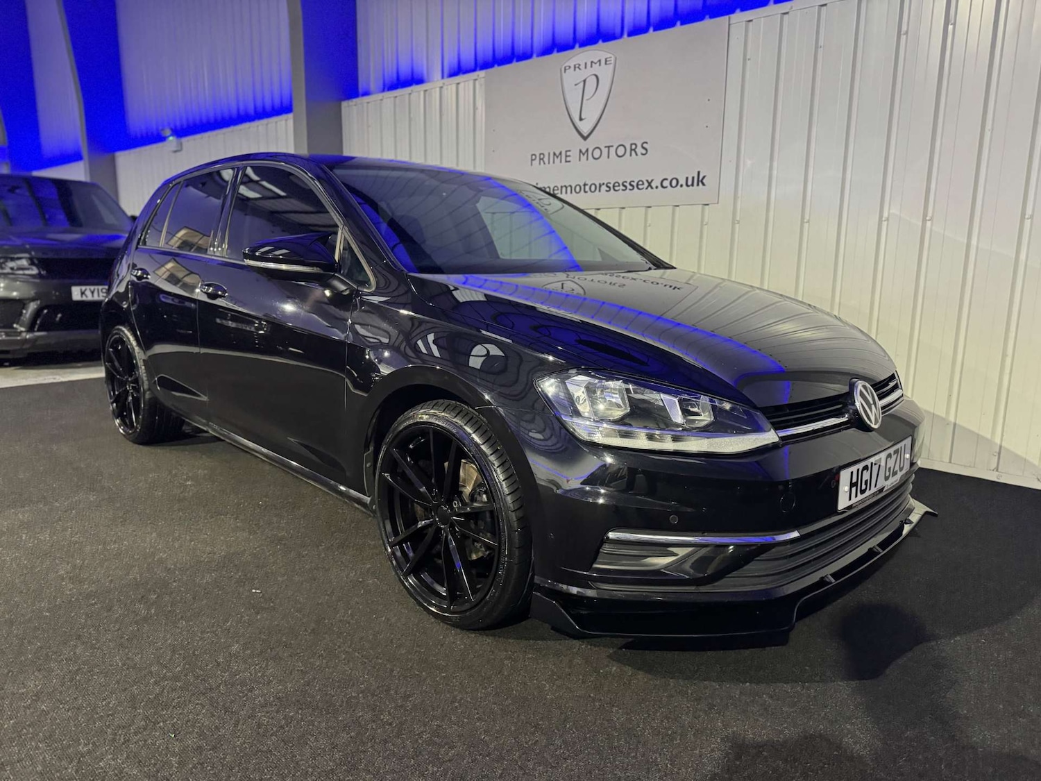 Used Volkswagen Golf 2017 for sale - 77193217: Photo 1