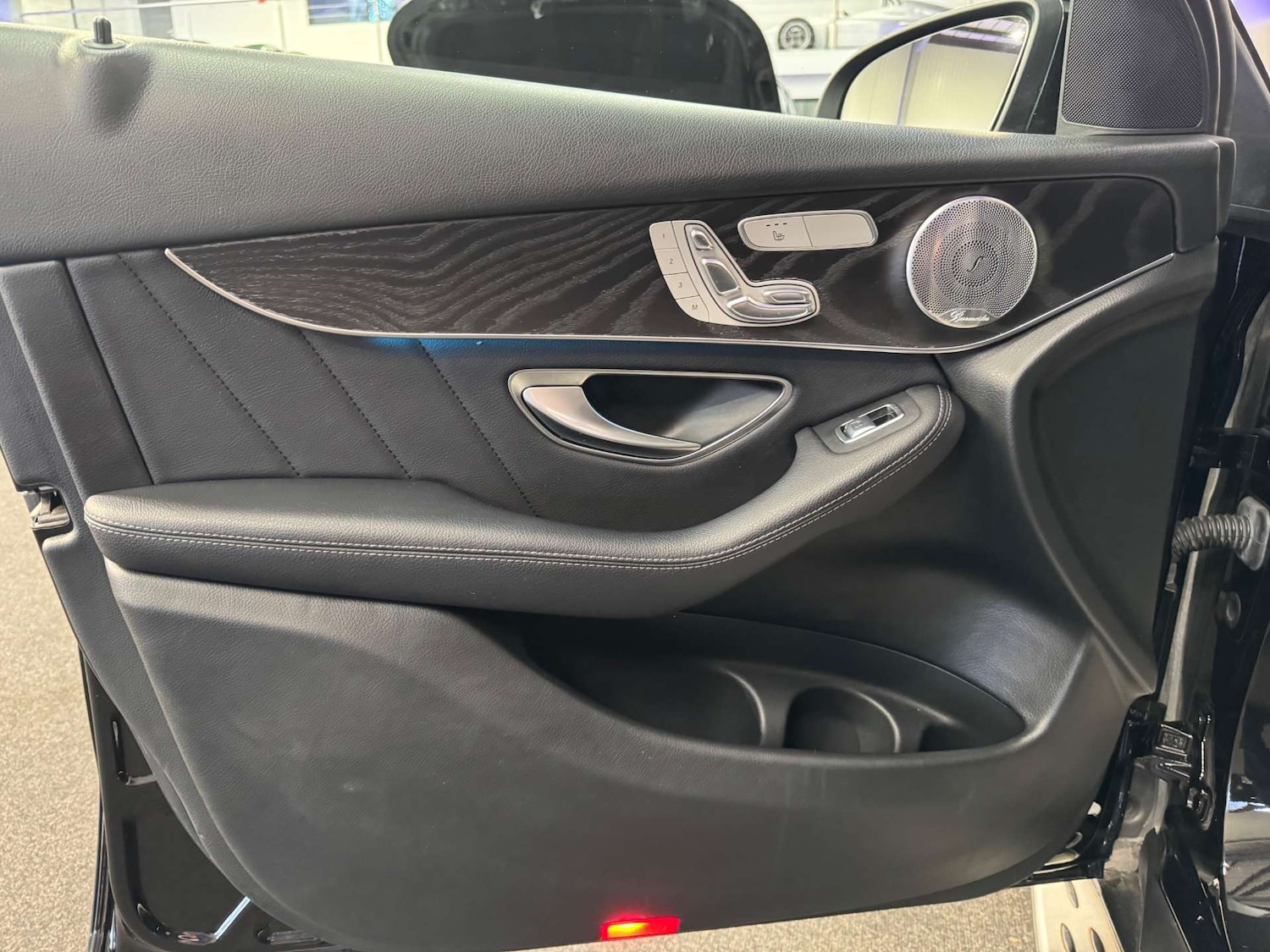 Used Mercedes-Benz GLC 2018 for sale - 77734991: Photo 35