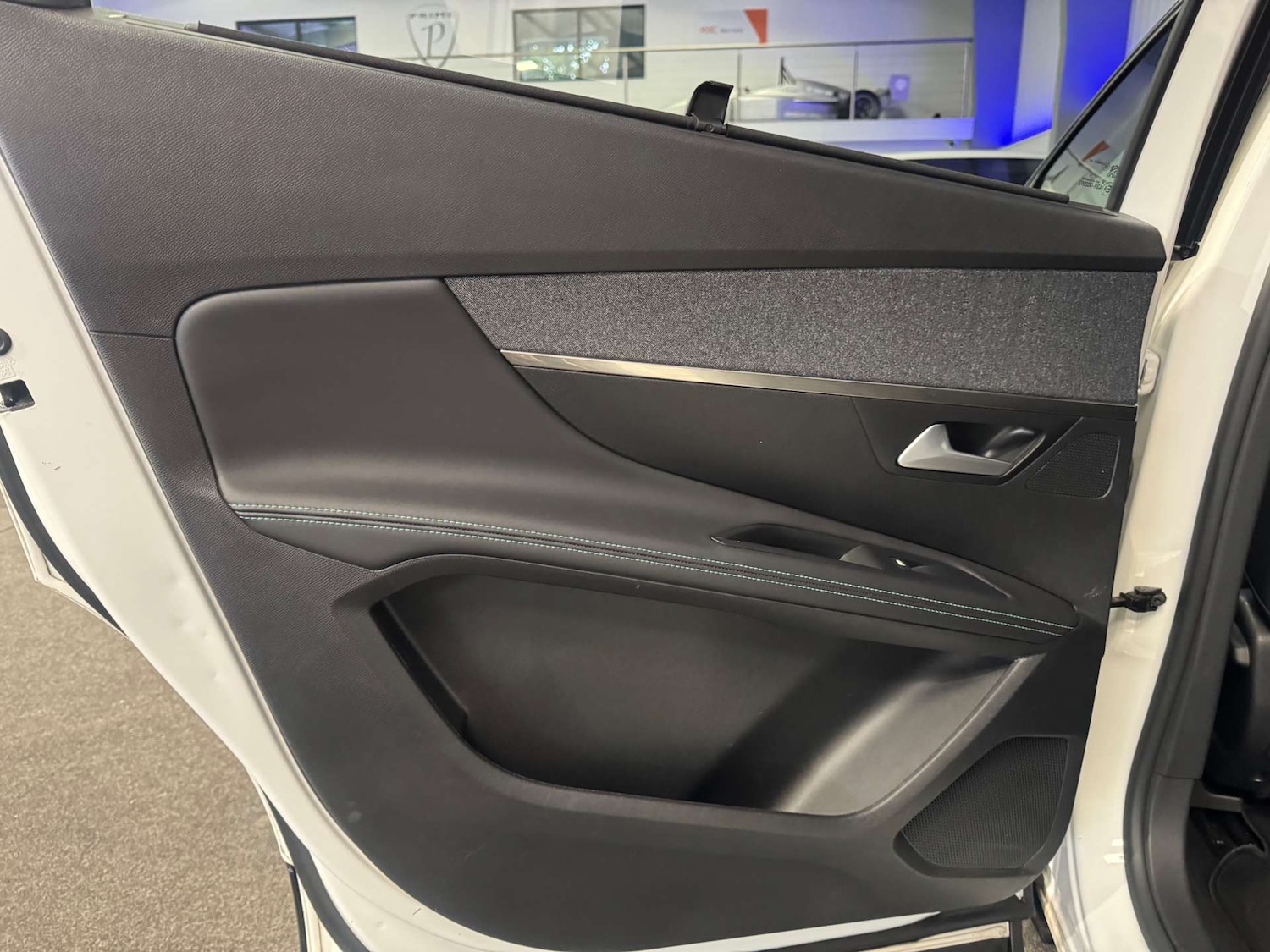 Used Peugeot 5008 2022 for sale - 77897115: Photo 41