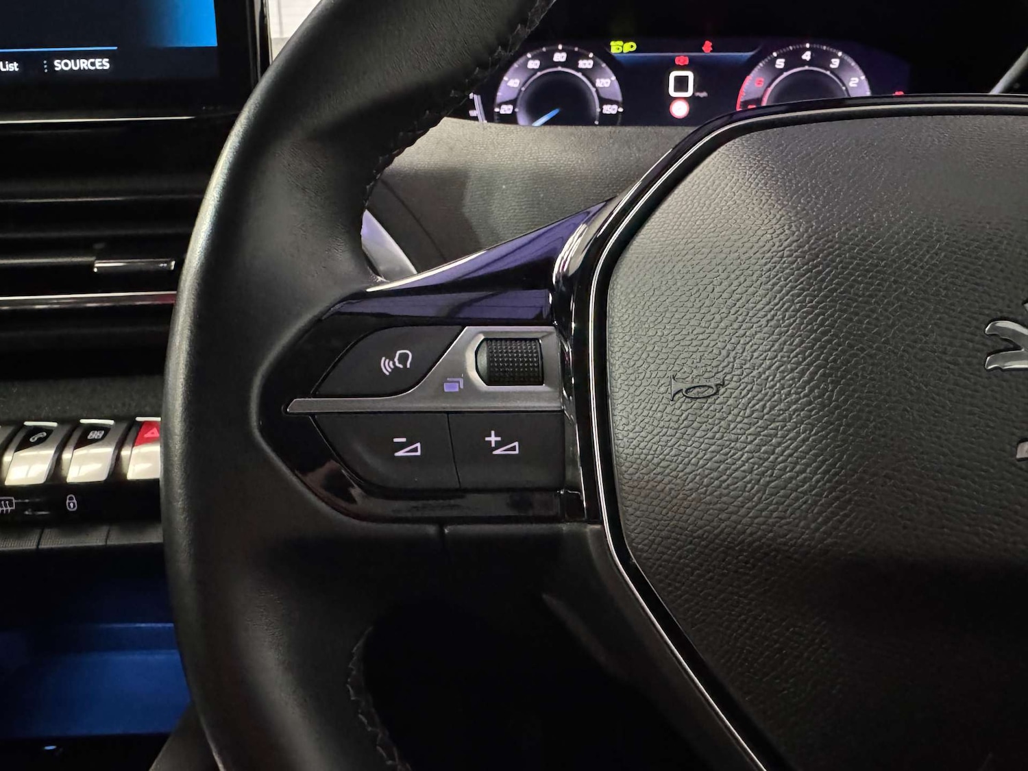 Used Peugeot 5008 2022 for sale - 77897115: Photo 69