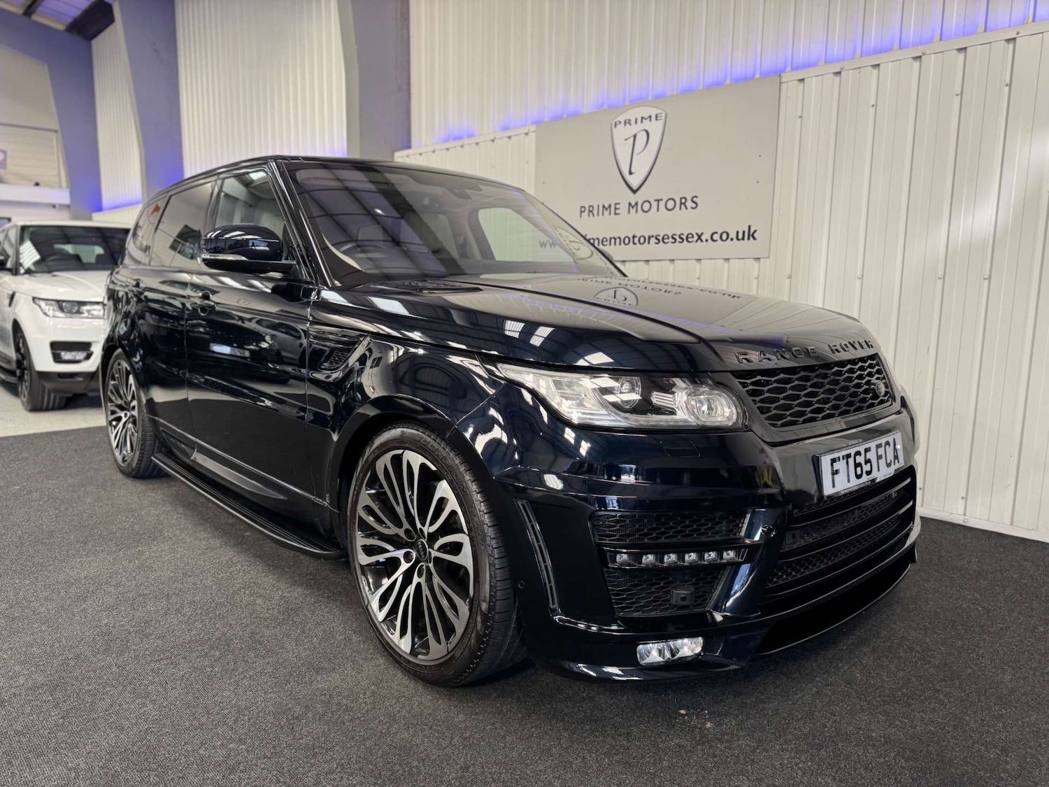 Used Land Rover Range Rover Sport 2015 for sale - 77735004: Photo 1