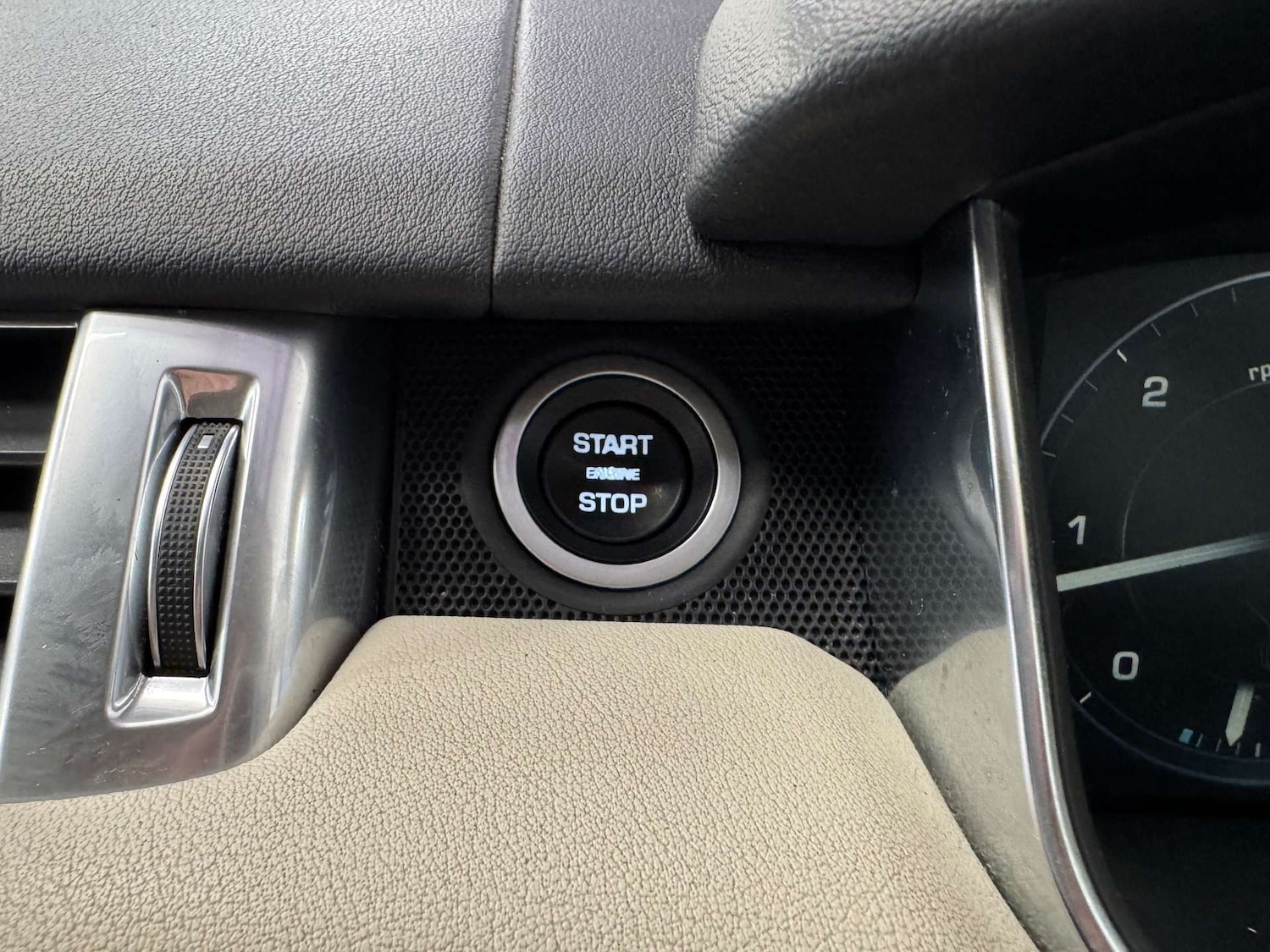 Used Land Rover Range Rover Sport 2015 for sale - 77735004: Photo 79