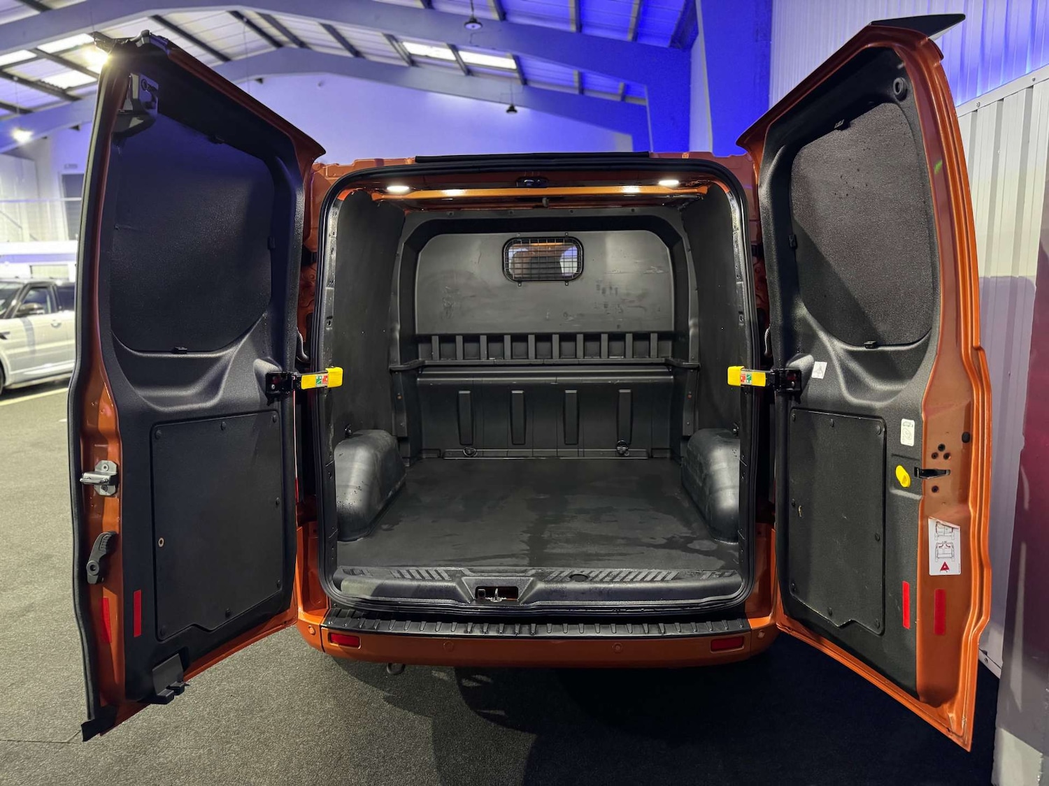 Used Ford Transit Custom 2020 for sale - 76934872: Photo 19