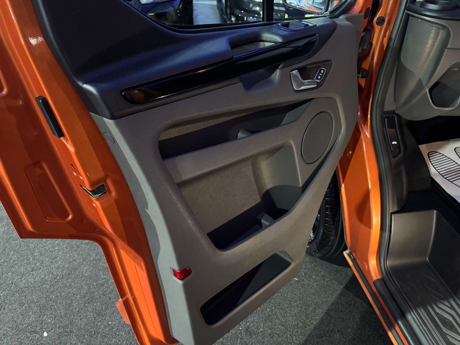 Used Ford Transit Custom 2020 for sale - 76934872: Photo 36