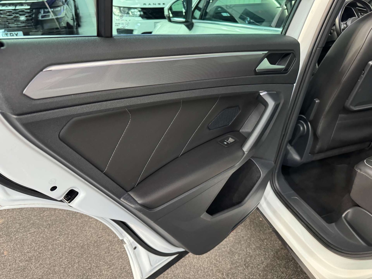 Used Volkswagen Tiguan 2018 for sale - 77778136: Photo 41