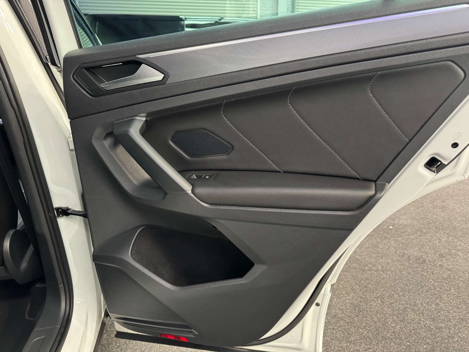 Used Volkswagen Tiguan 2018 for sale - 77778136: Photo 45