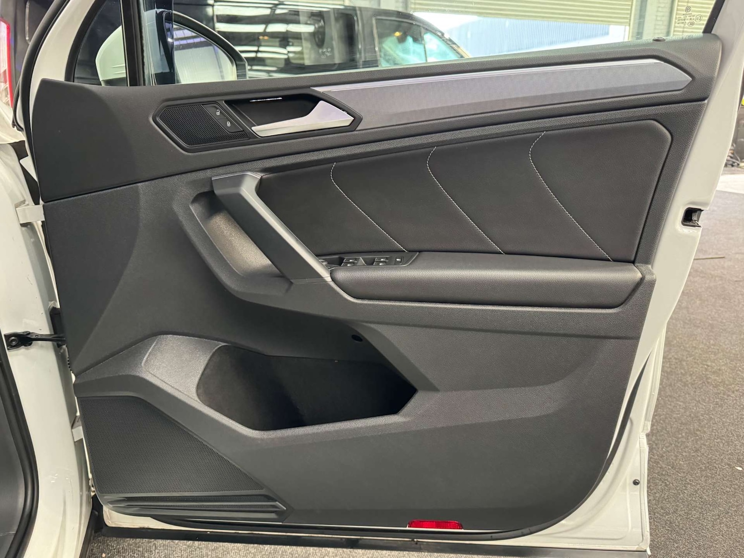 Used Volkswagen Tiguan 2018 for sale - 77778136: Photo 52