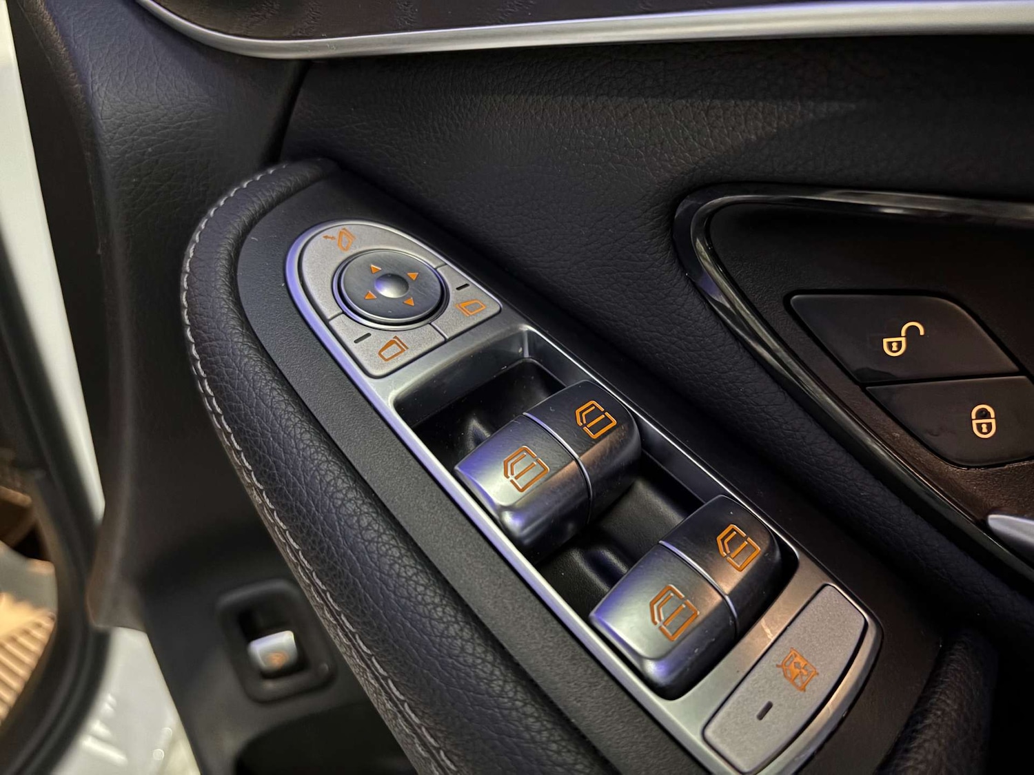 Used Mercedes-Benz GLC 2019 for sale - 76602151: Photo 47