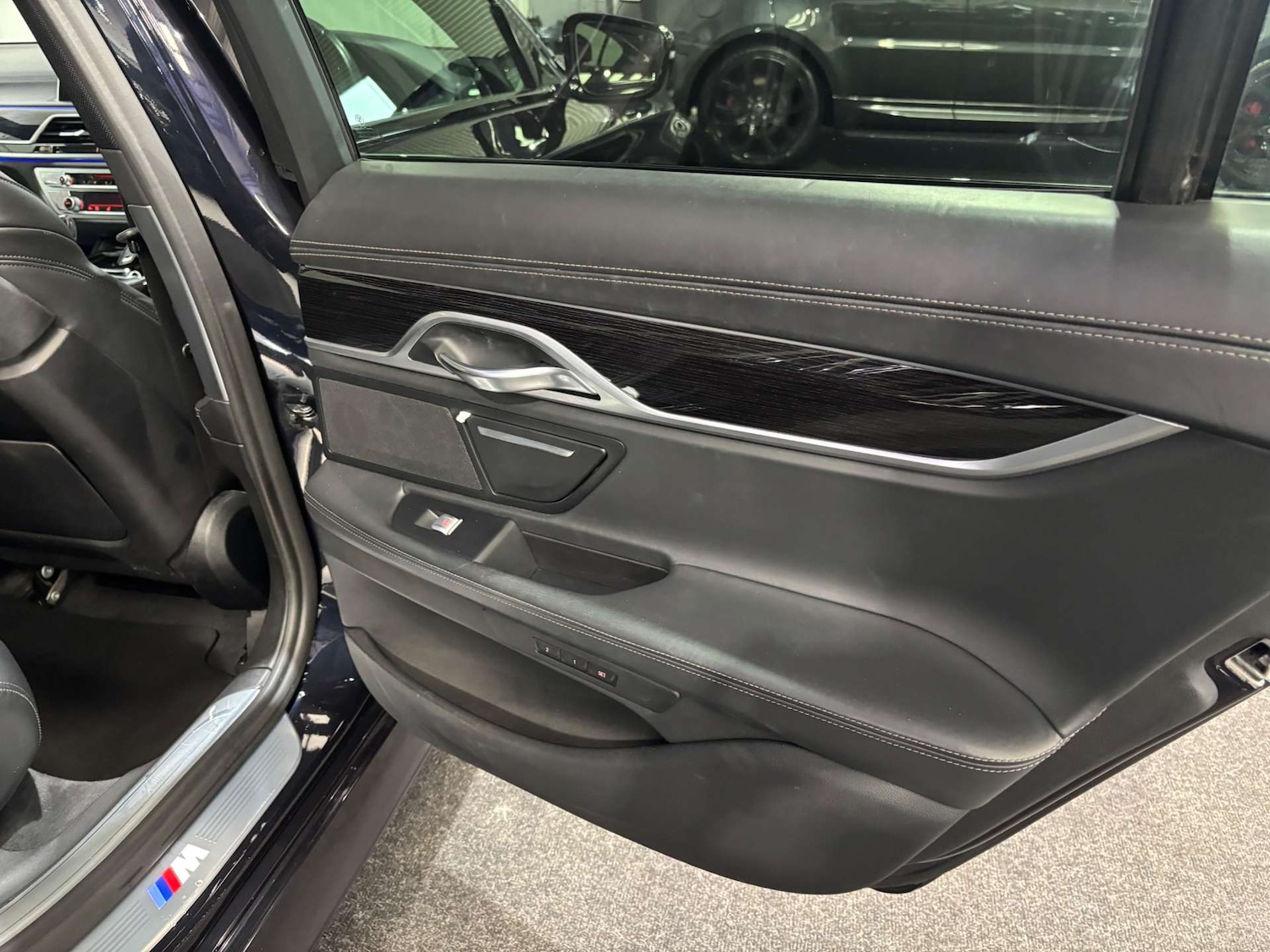 Used BMW 7 Series 2018 for sale - 76077977: Photo 43