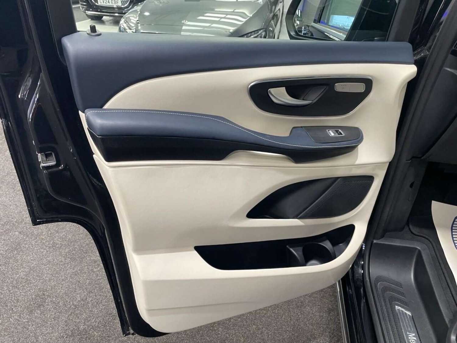 Used Mercedes-Benz V-Class 2024 for sale - 76600730: Photo 21