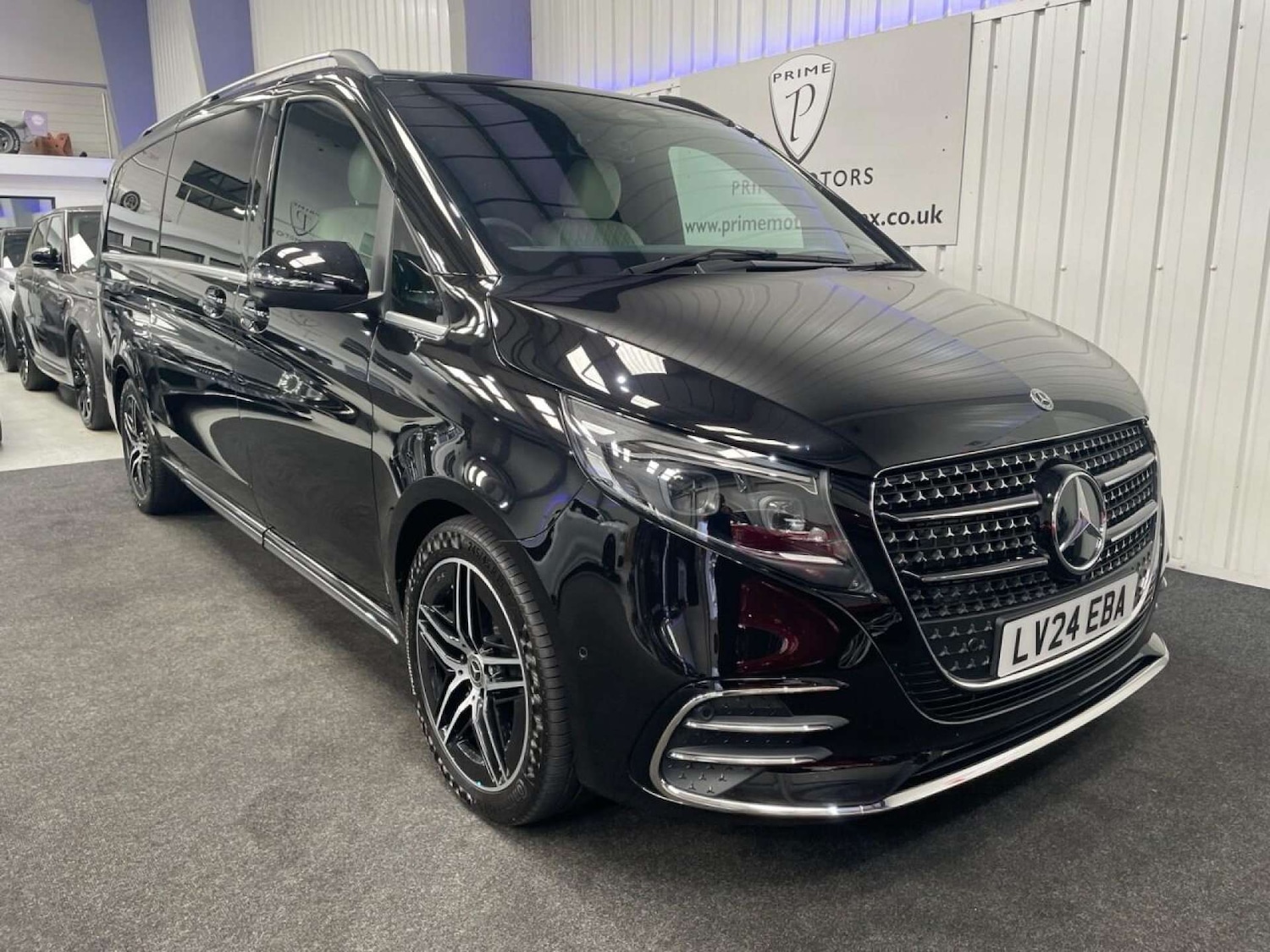 Used Mercedes-Benz V-Class 2024 for sale - 76600730: Photo 3