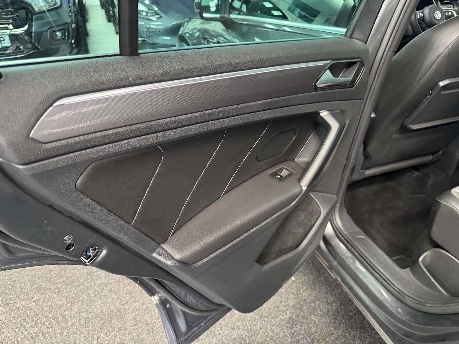 Used Volkswagen Tiguan 2018 for sale - 77531833: Photo 40