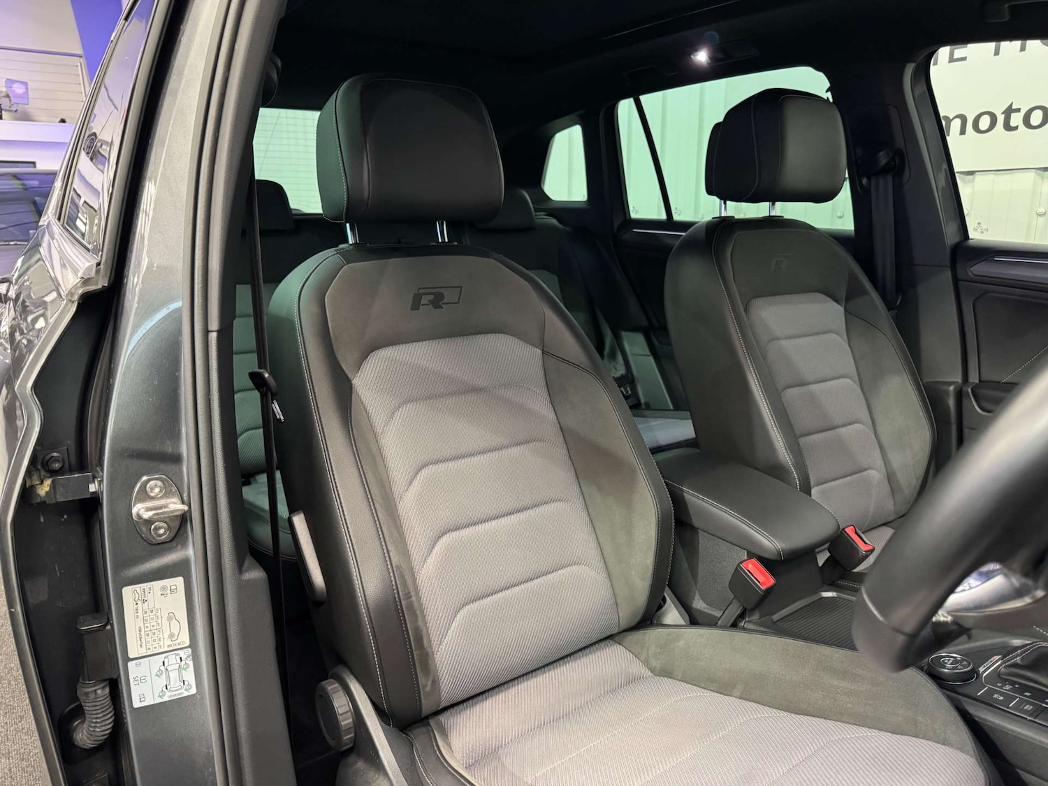 Used Volkswagen Tiguan 2018 for sale - 77531833: Photo 46