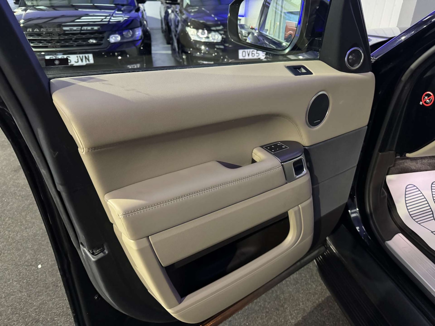 Used Land Rover Range Rover Sport 2017 for sale - 76933030: Photo 38