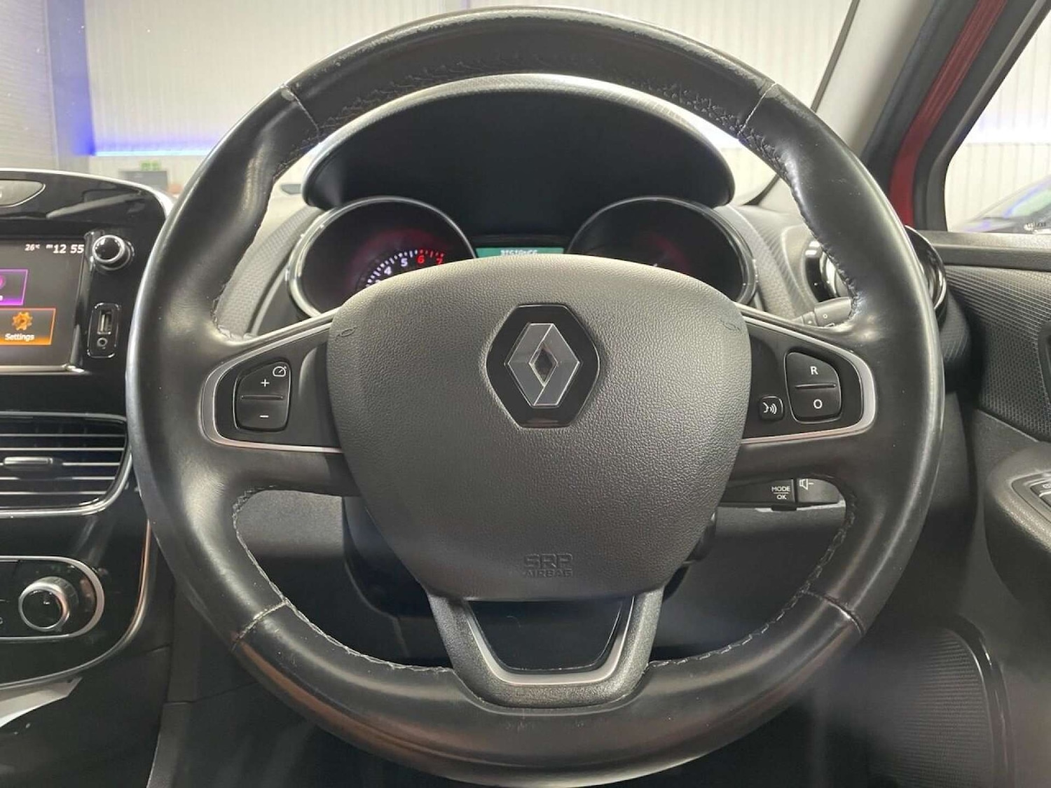 Used Renault Clio 2019 for sale - 76363735: Photo 38