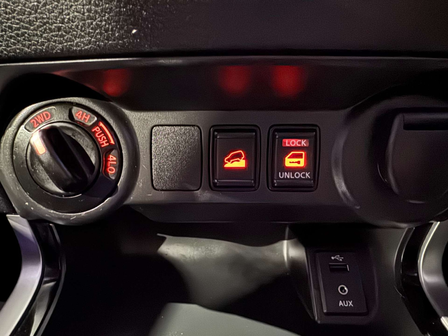 Used Nissan Navara 2018 for sale - 77205117: Photo 60