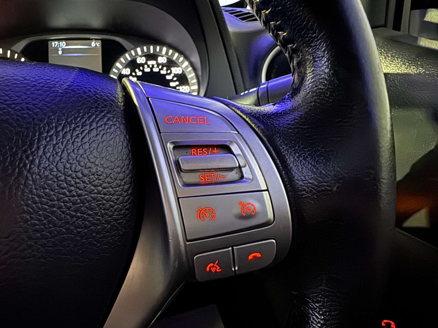 Used Nissan Navara 2018 for sale - 77205117: Photo 66