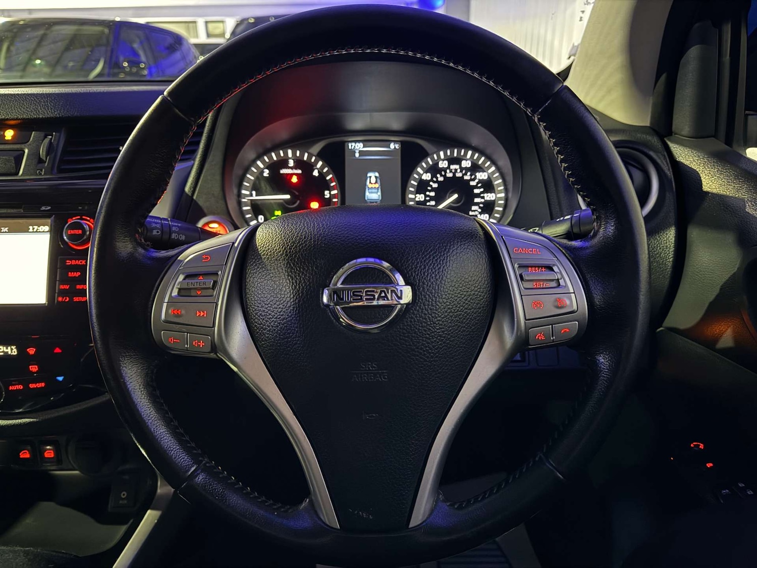 Used Nissan Navara 2018 for sale - 77205117: Photo 67